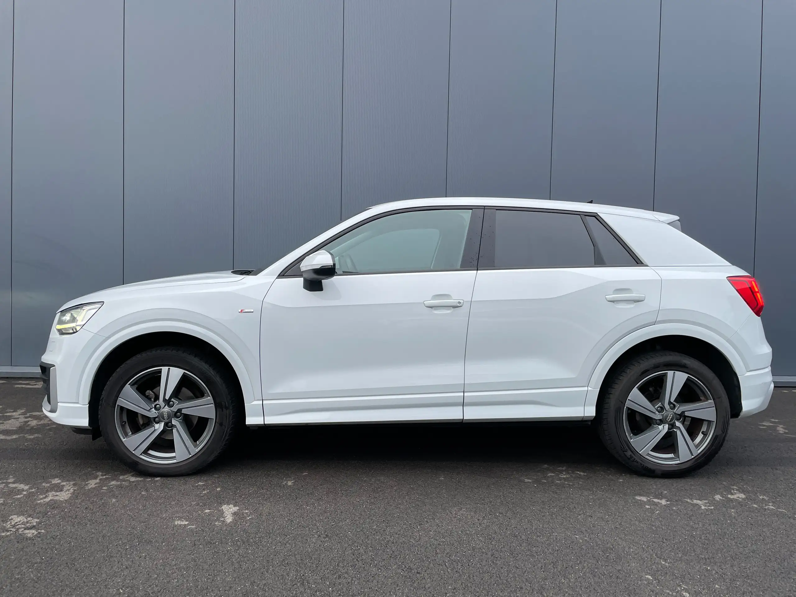 Audi - Q2