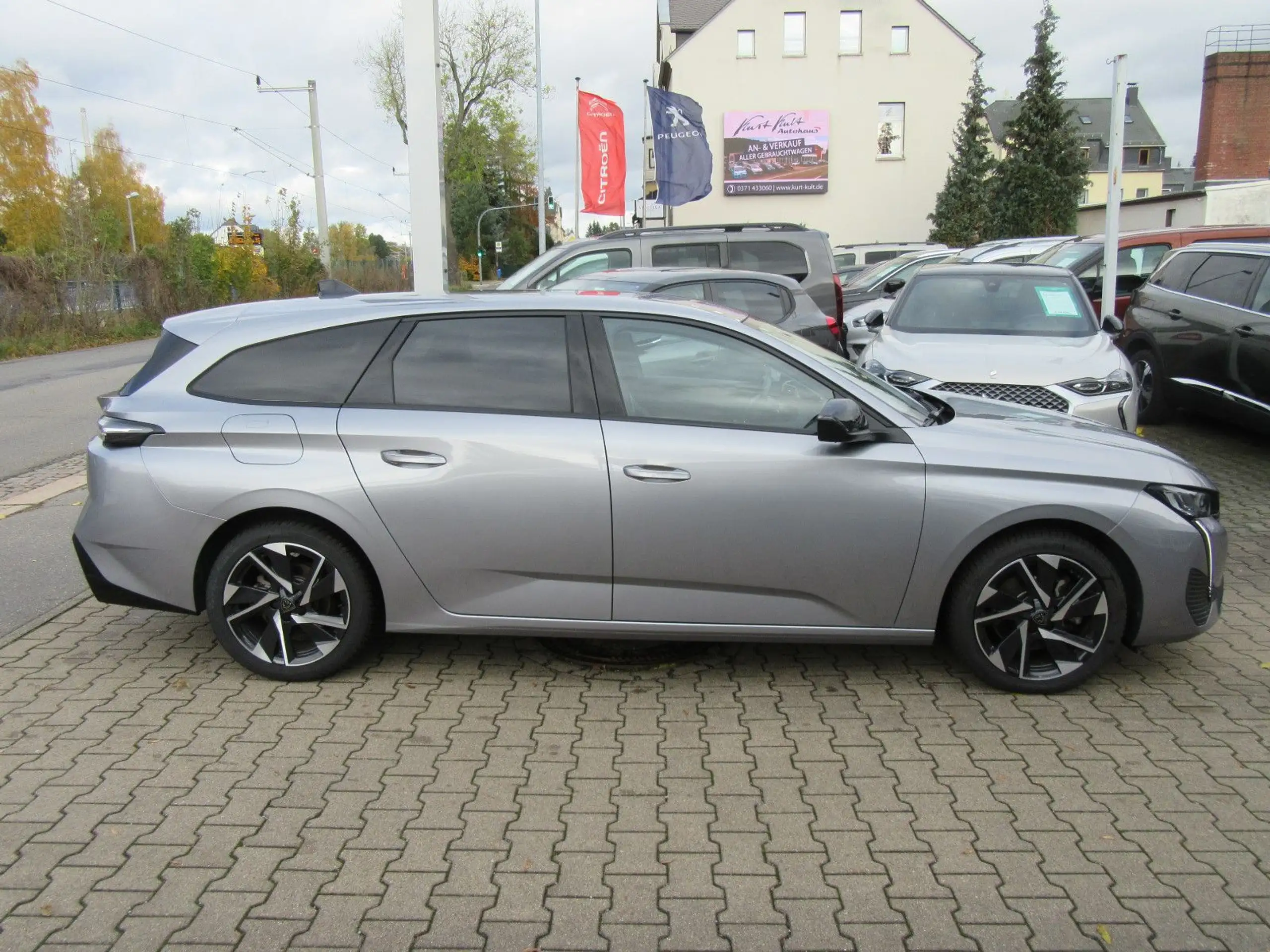 Peugeot - 308