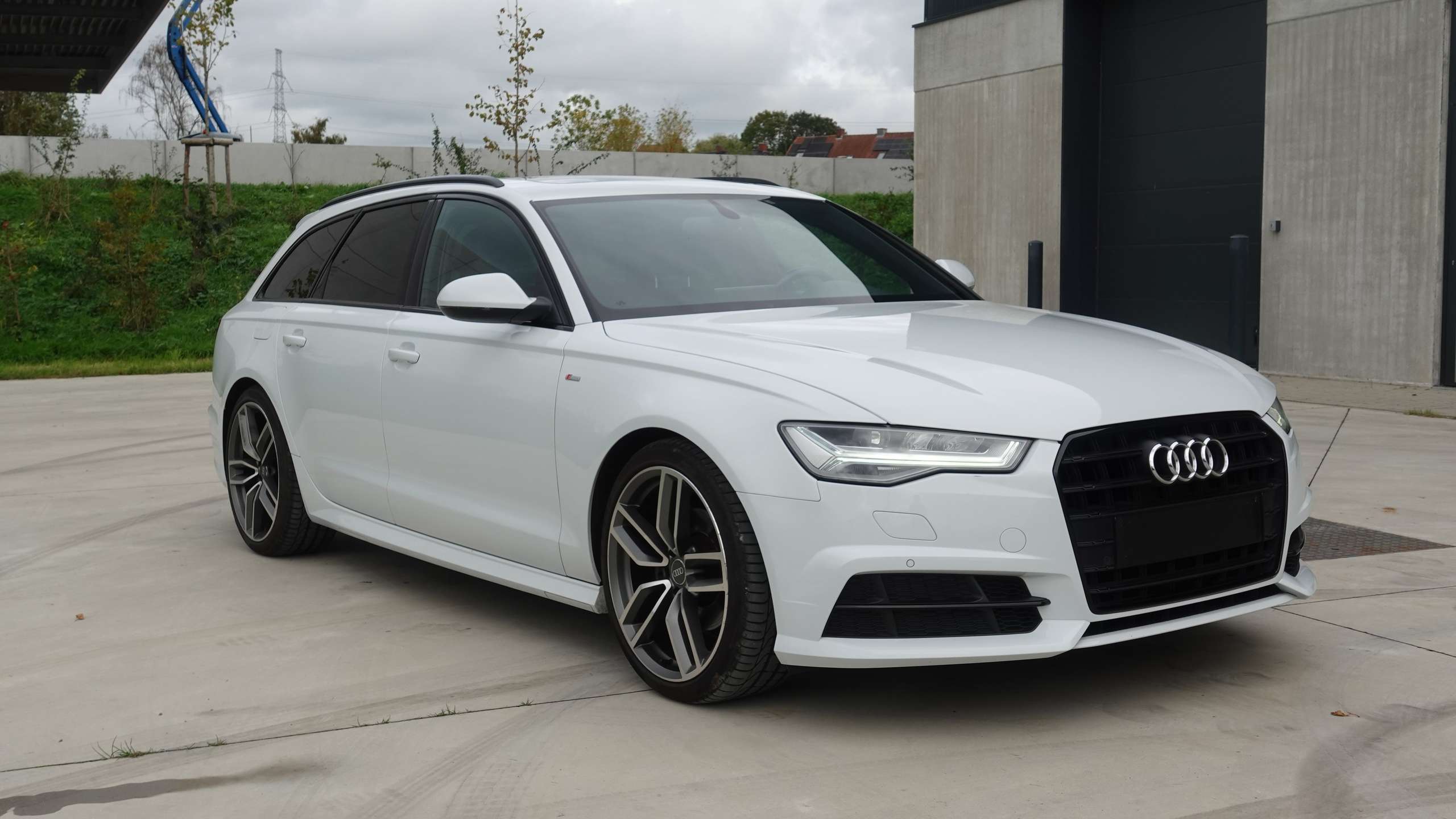 Audi - A6