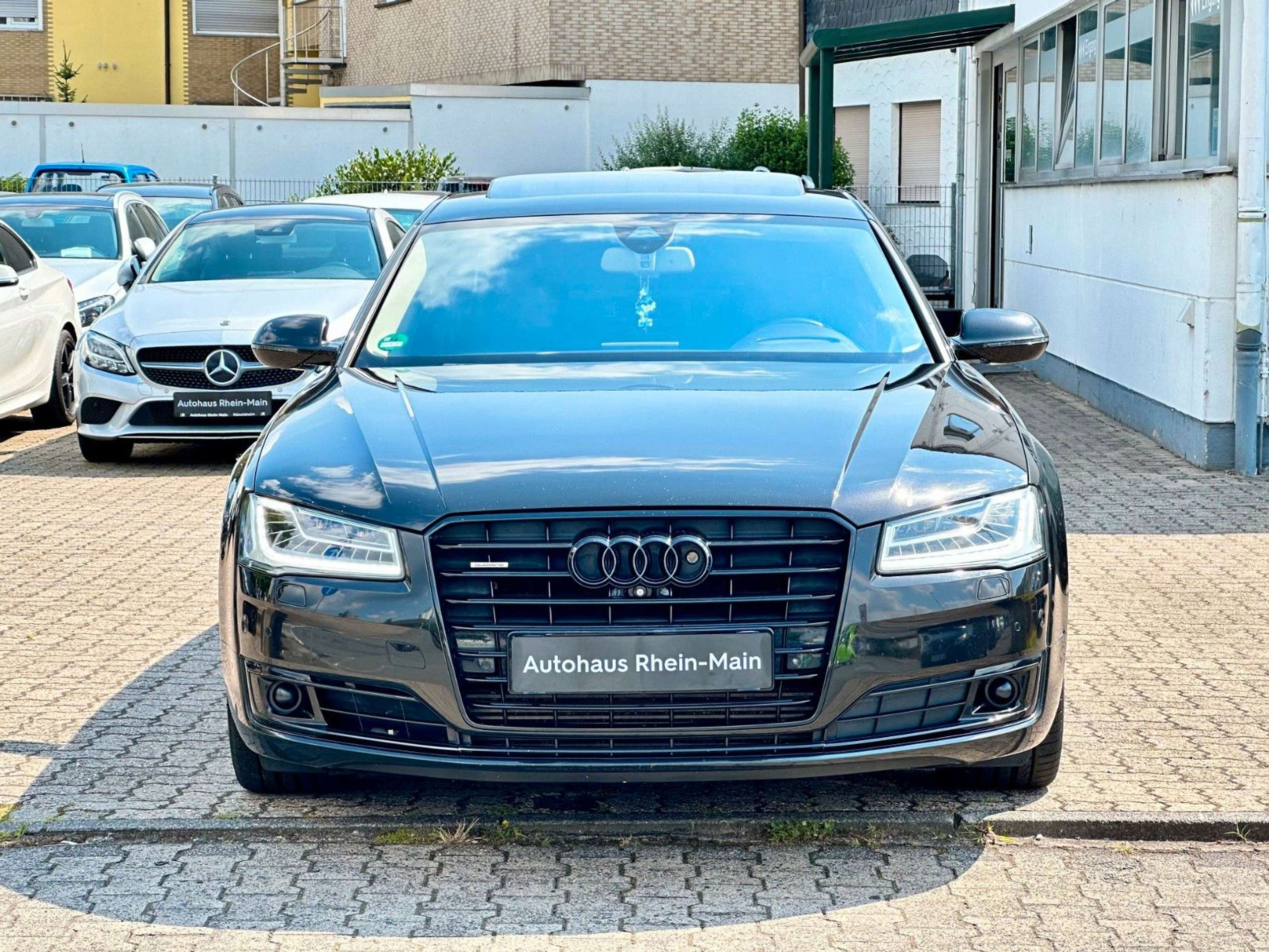 Audi - A8