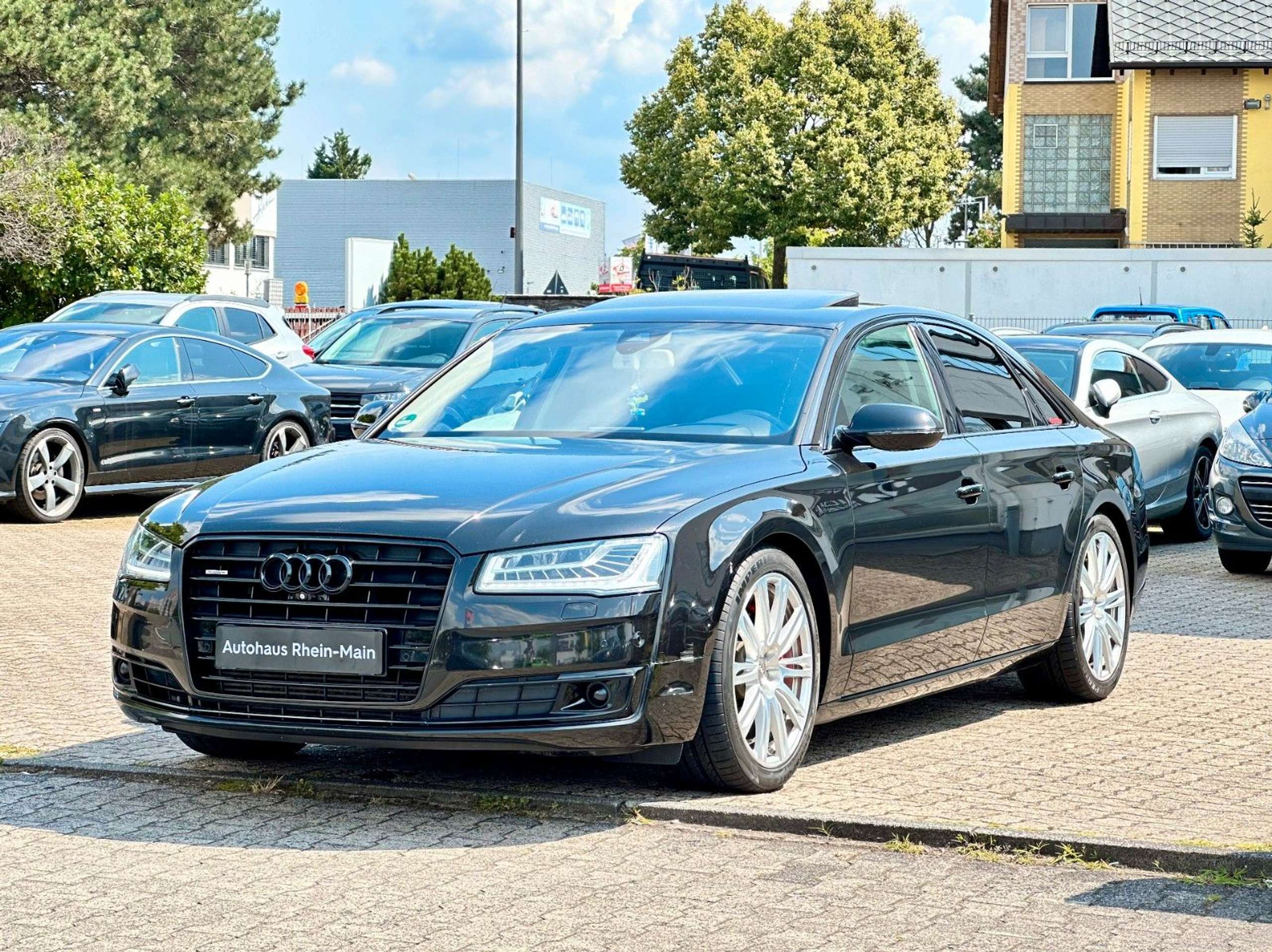 Audi - A8