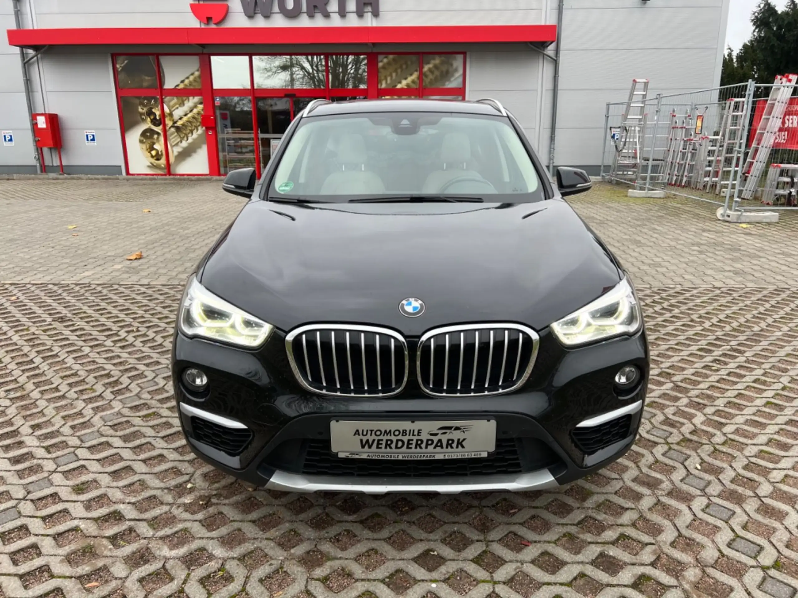 BMW - X1