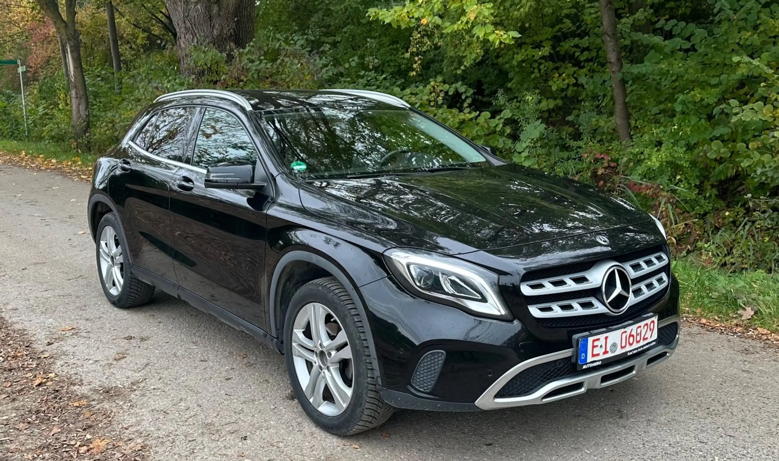 Mercedes-Benz - GLA 220