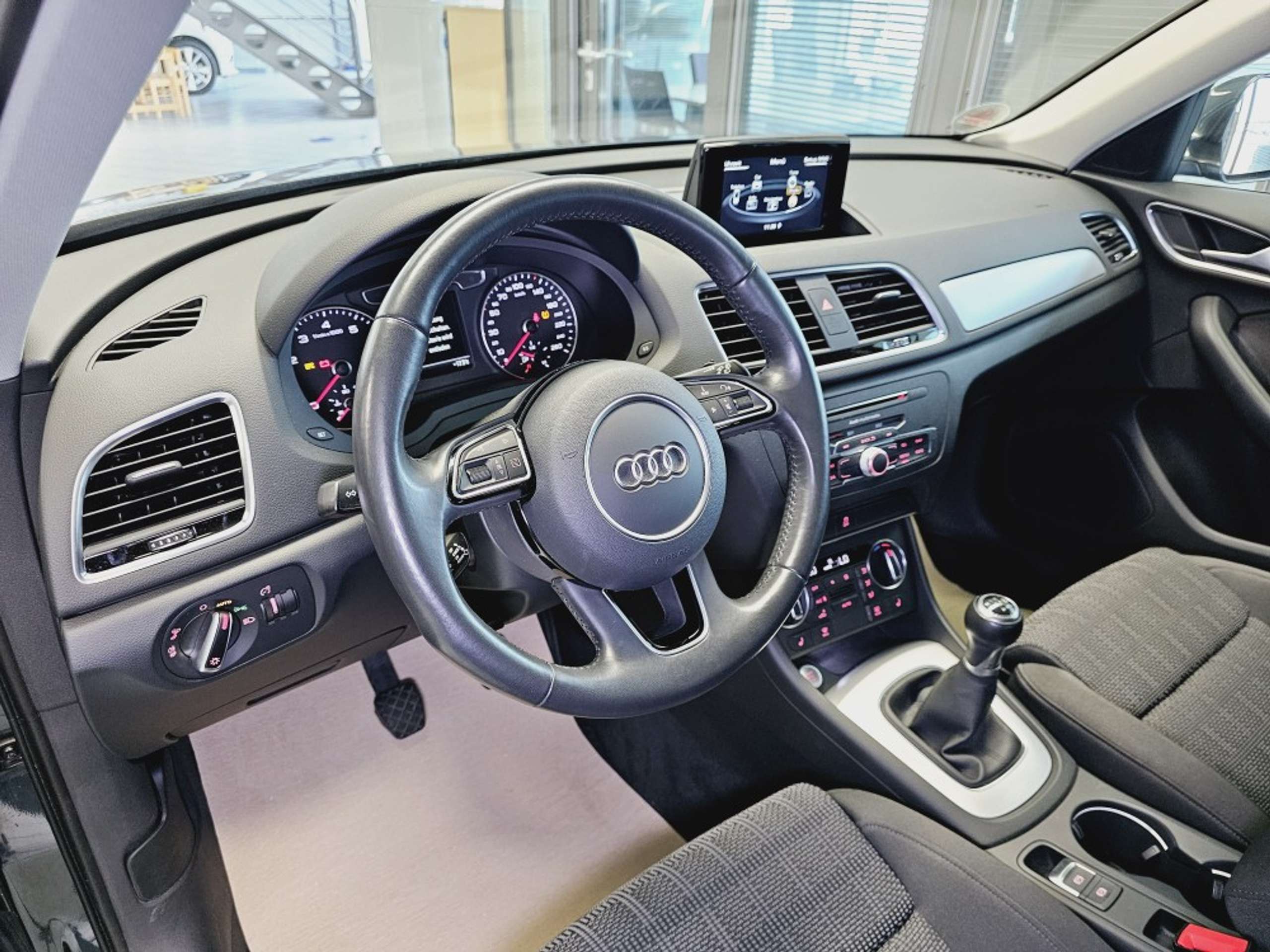 Audi - Q3