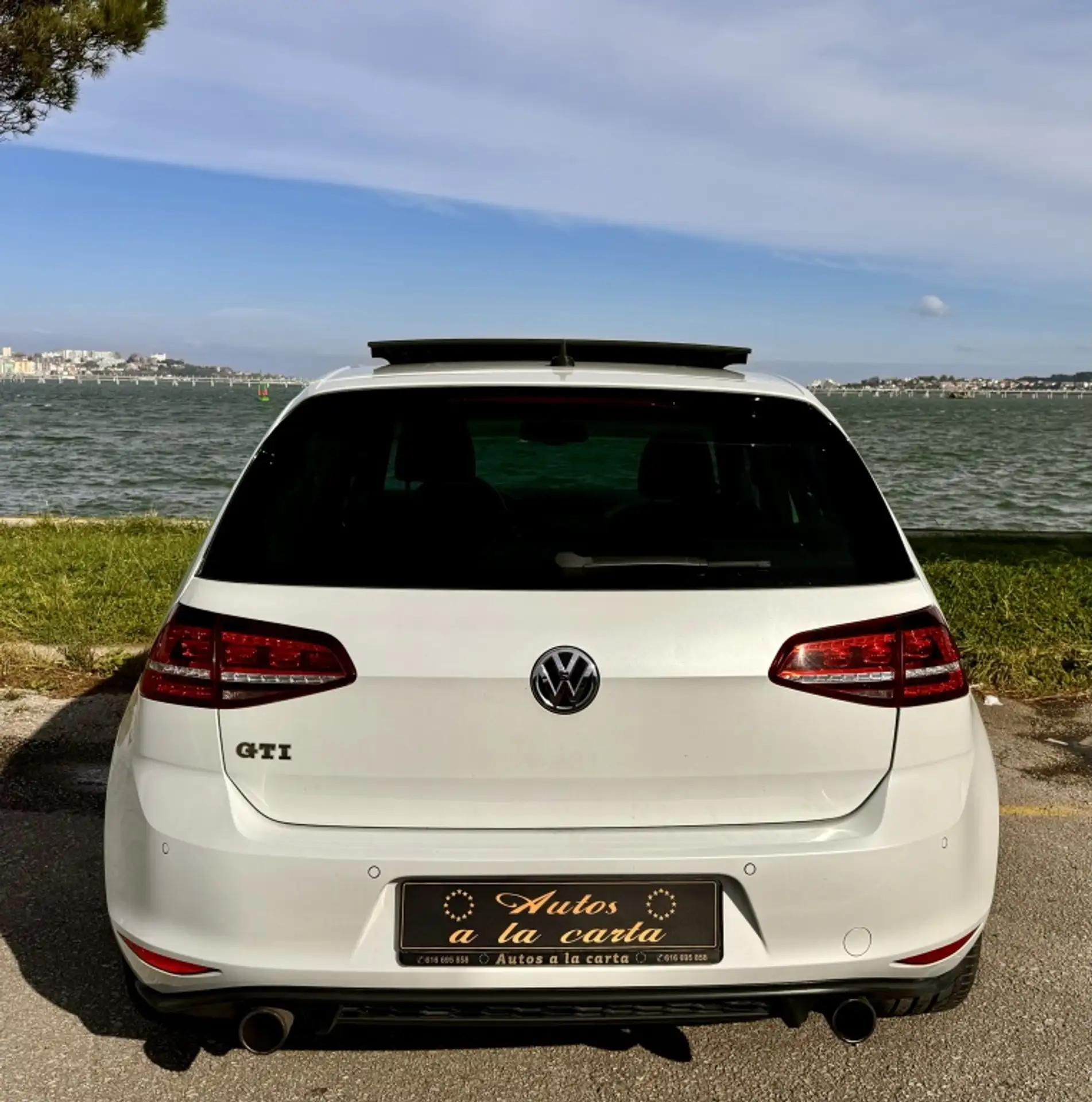 Volkswagen - Golf GTI