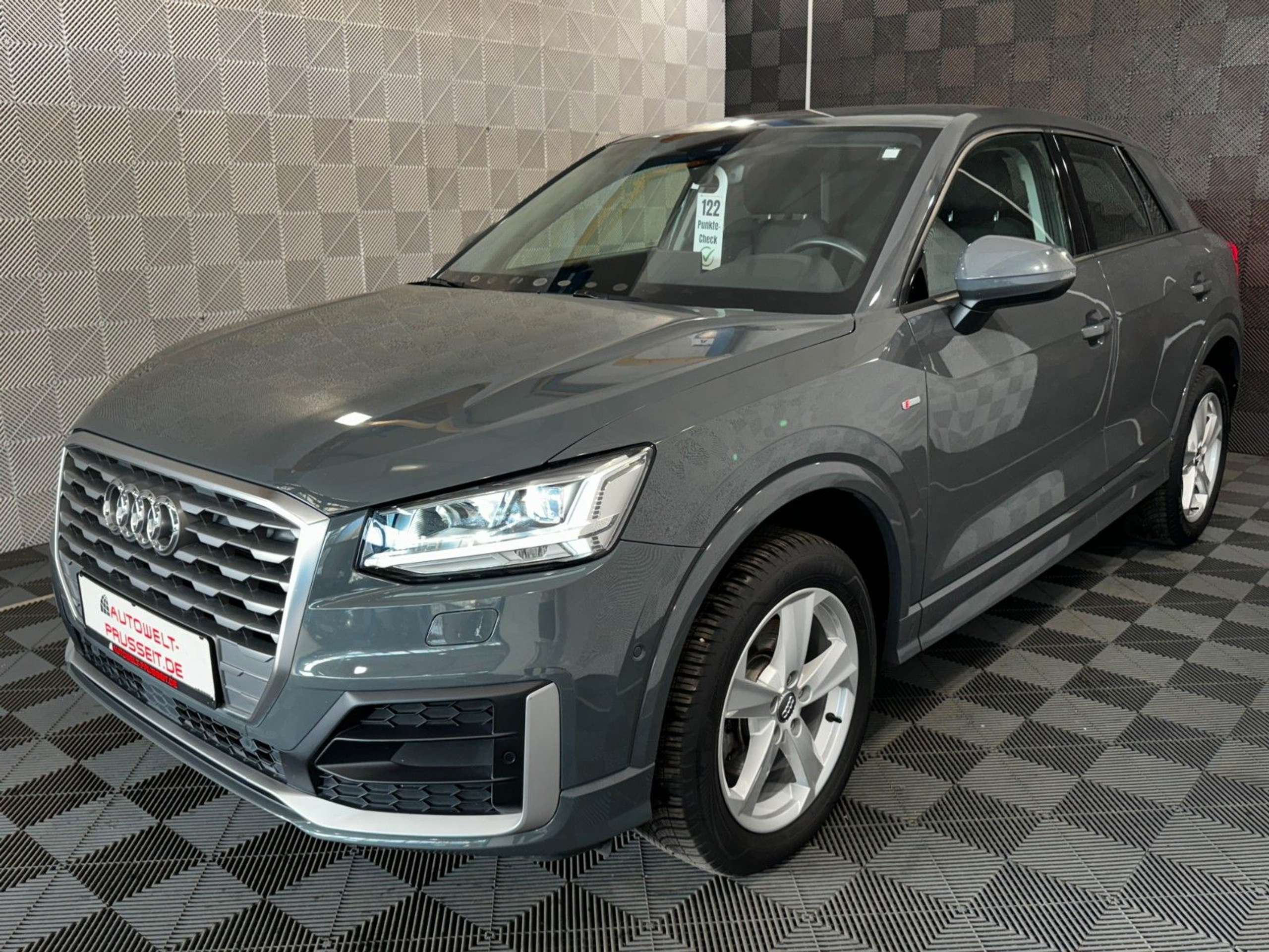 Audi - Q2