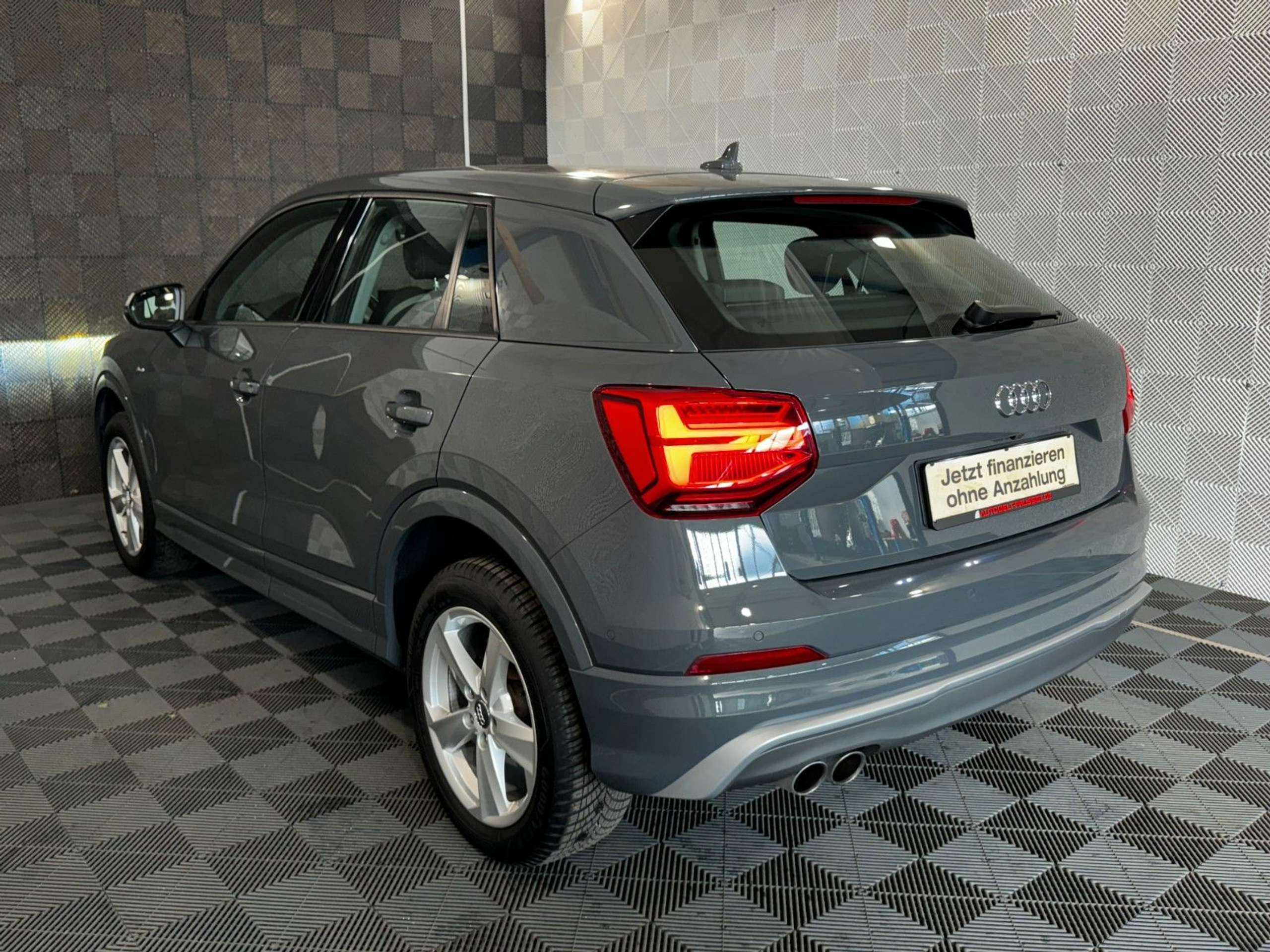 Audi - Q2