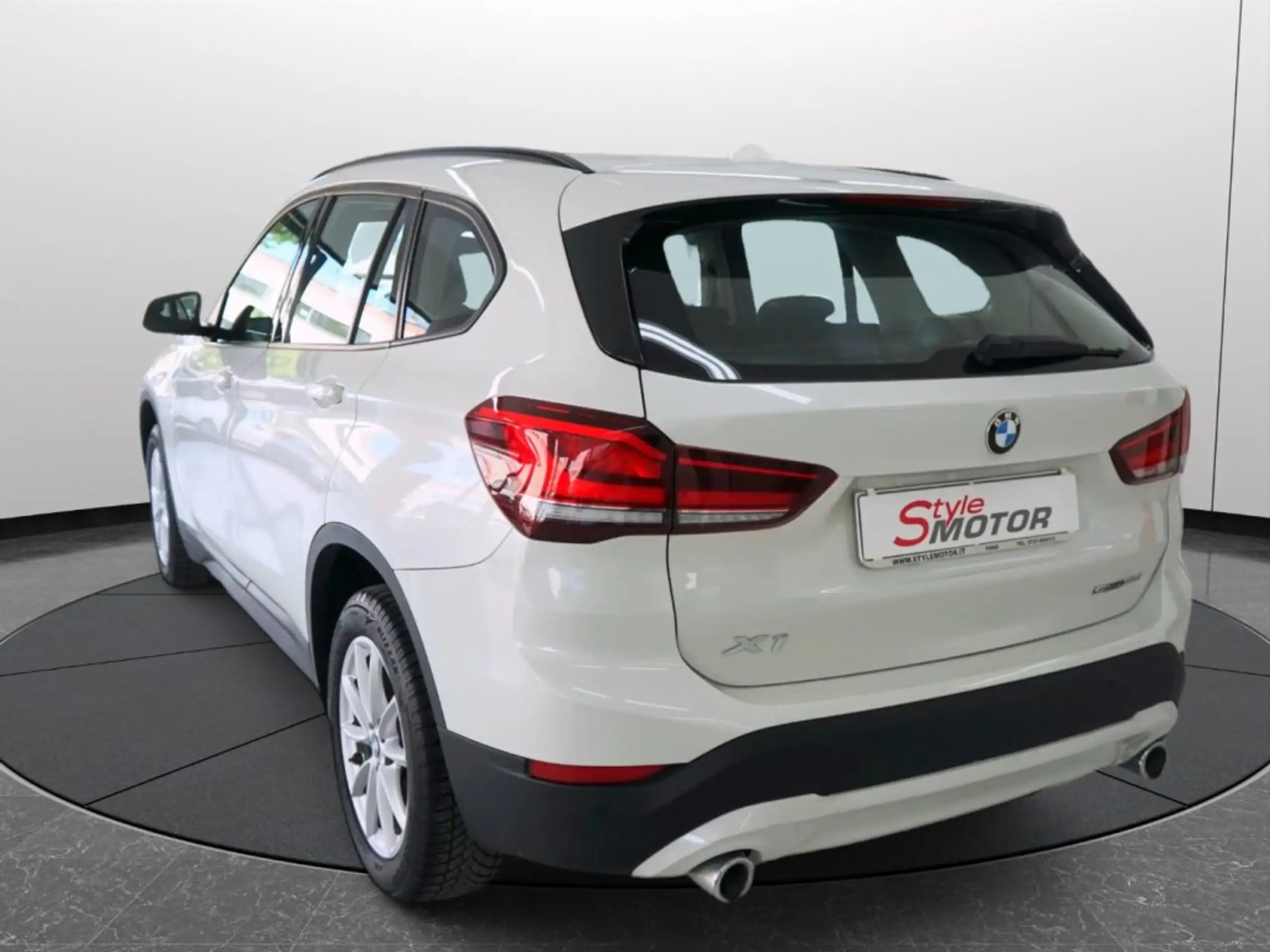 BMW - X1