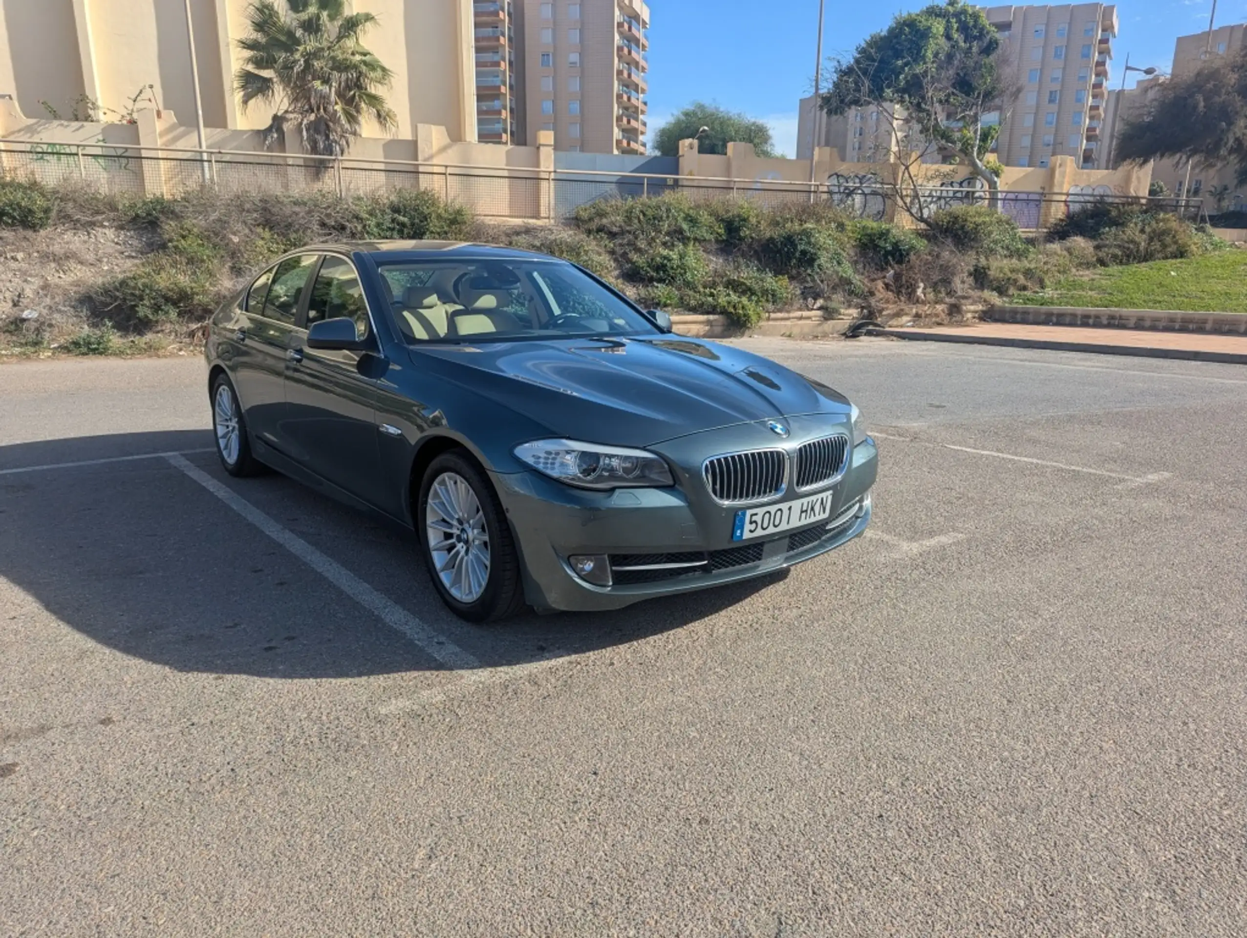 BMW - 530