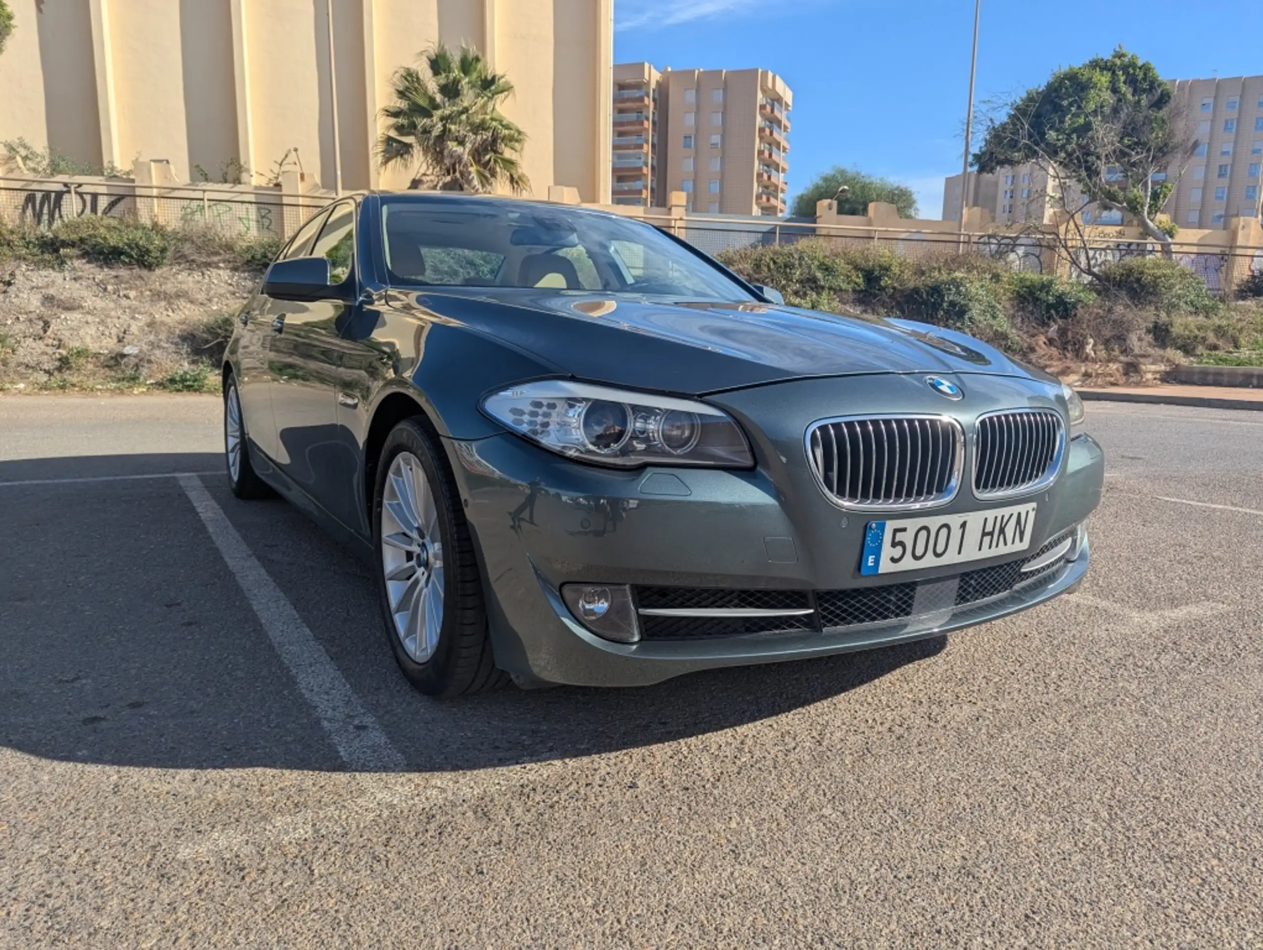 BMW - 530