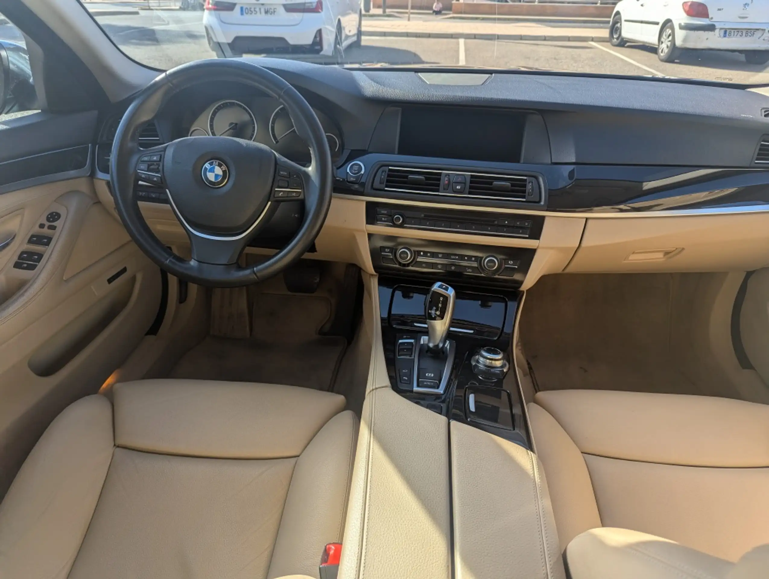 BMW - 530