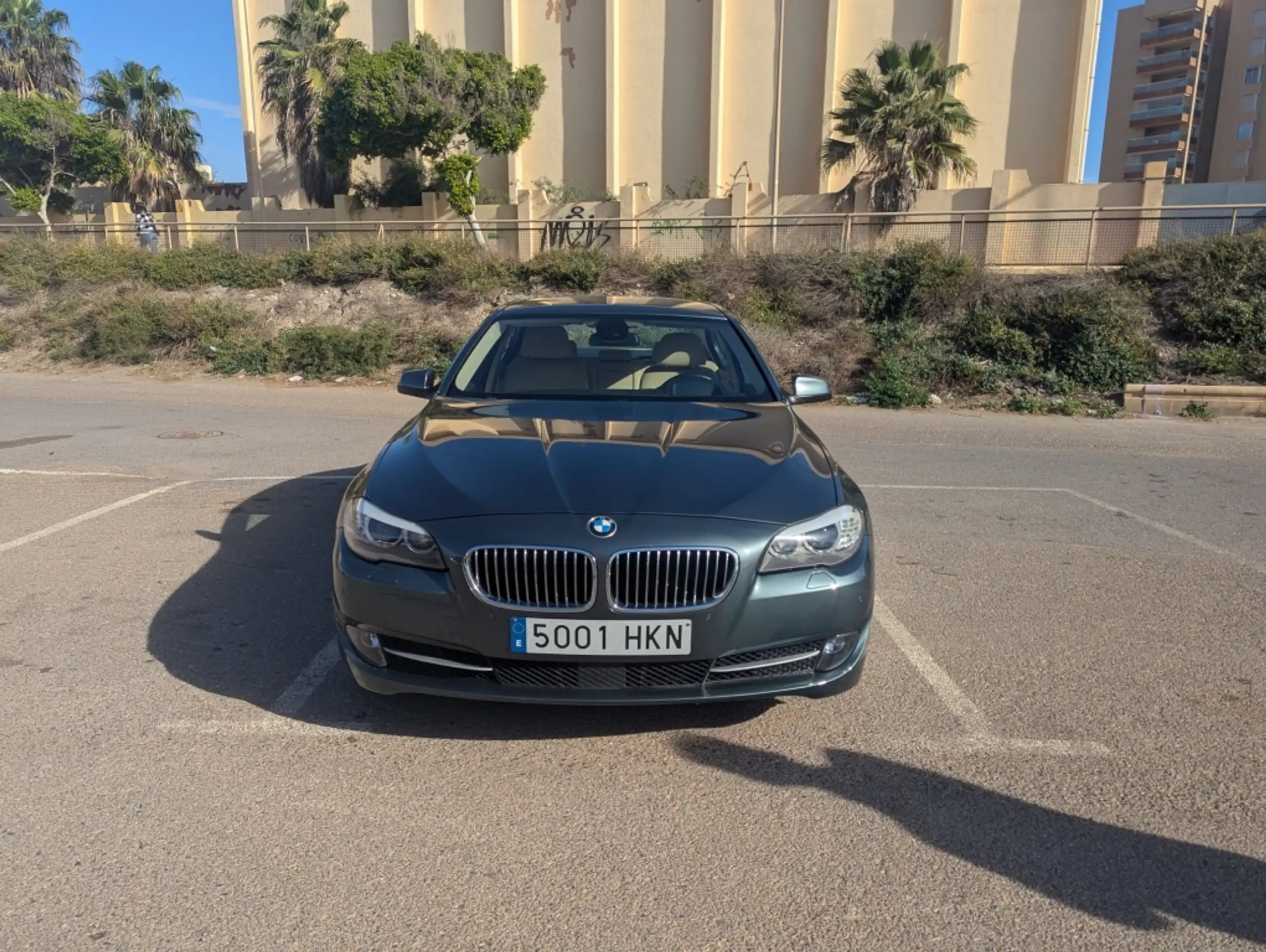 BMW - 530