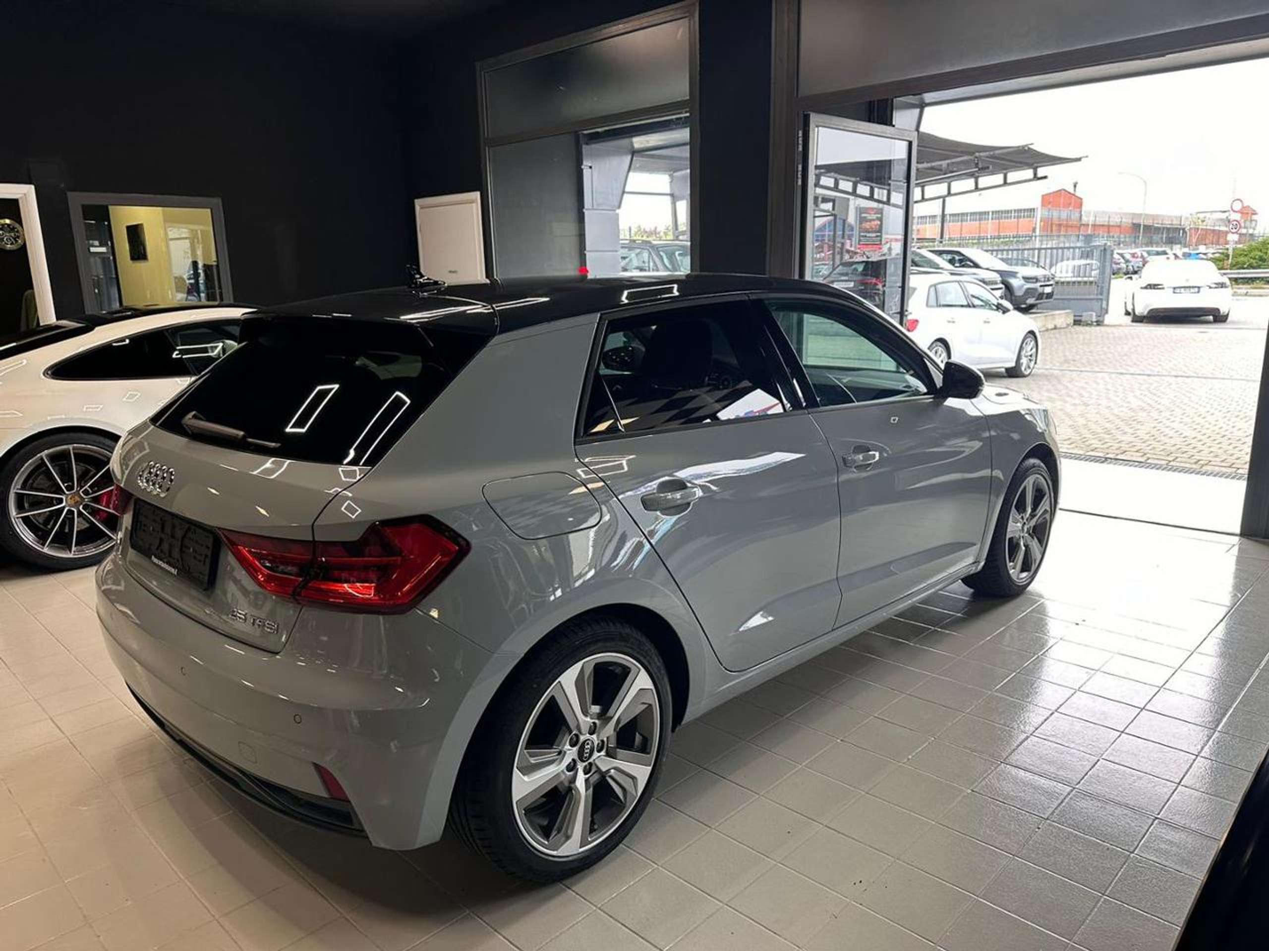 Audi - A1