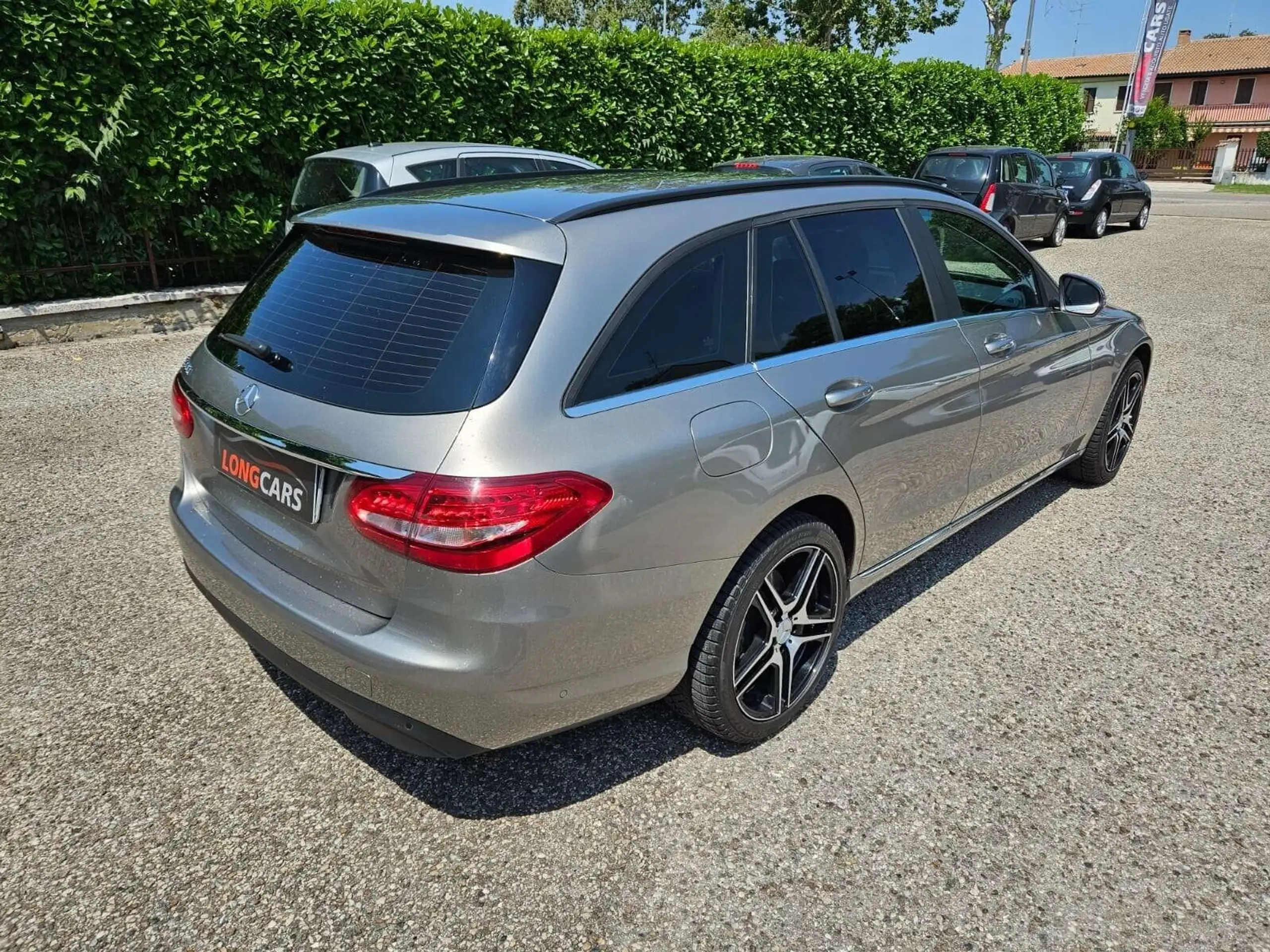 Mercedes-Benz - C 200