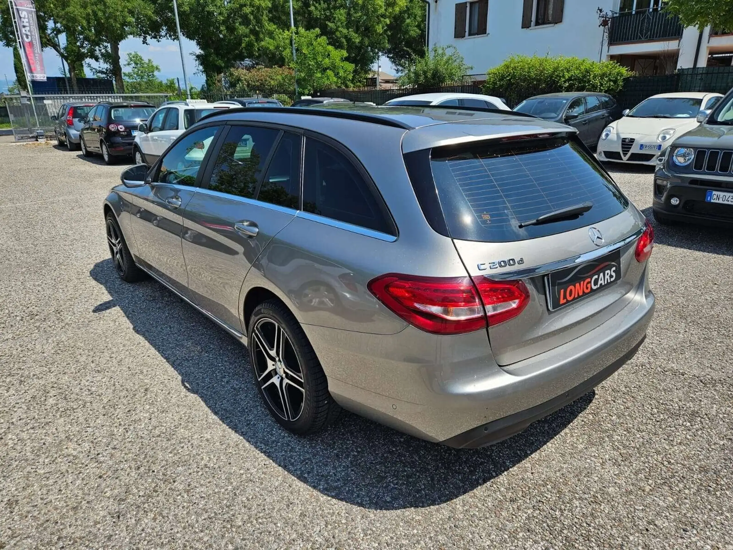 Mercedes-Benz - C 200