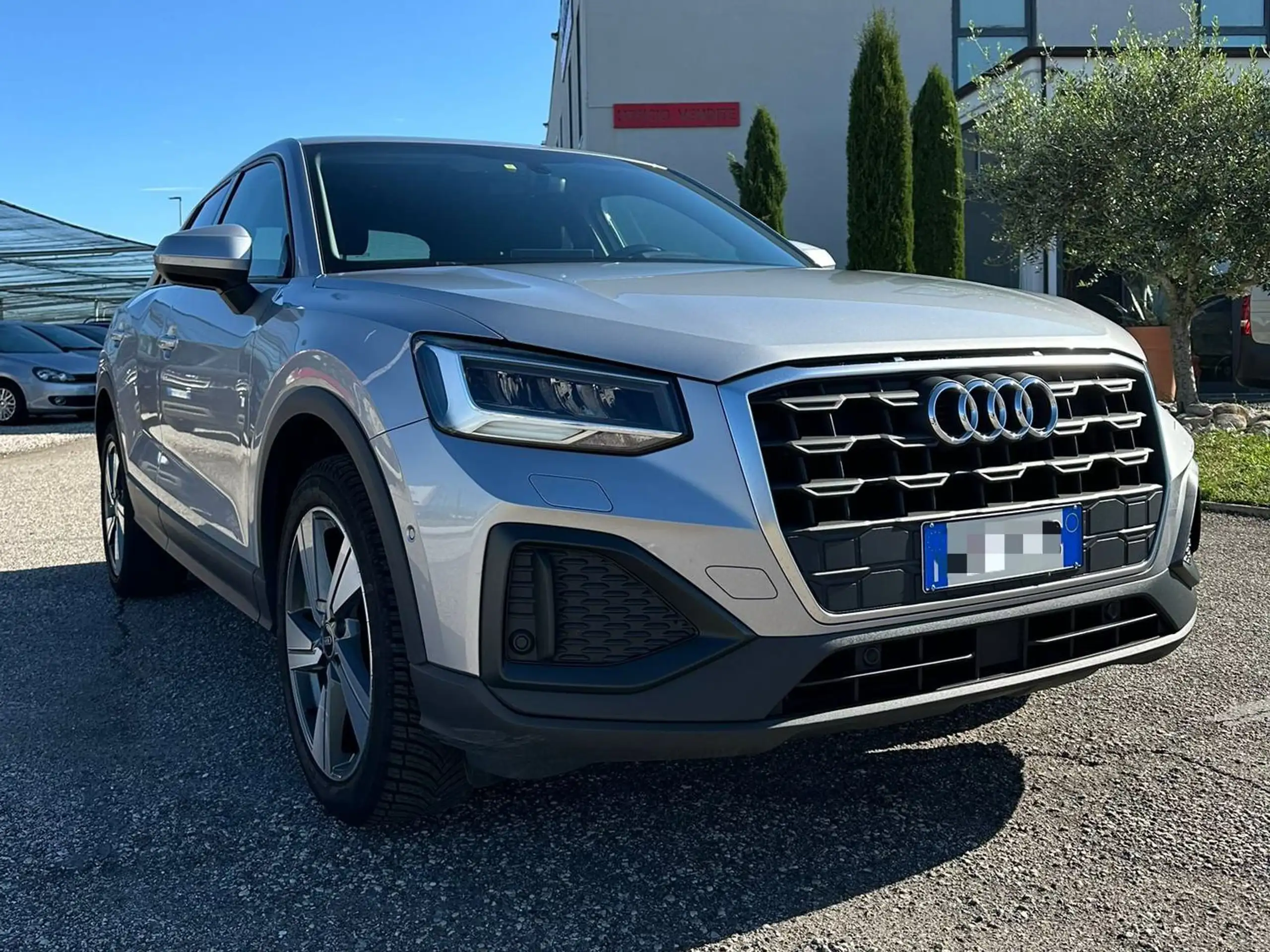 Audi - Q2