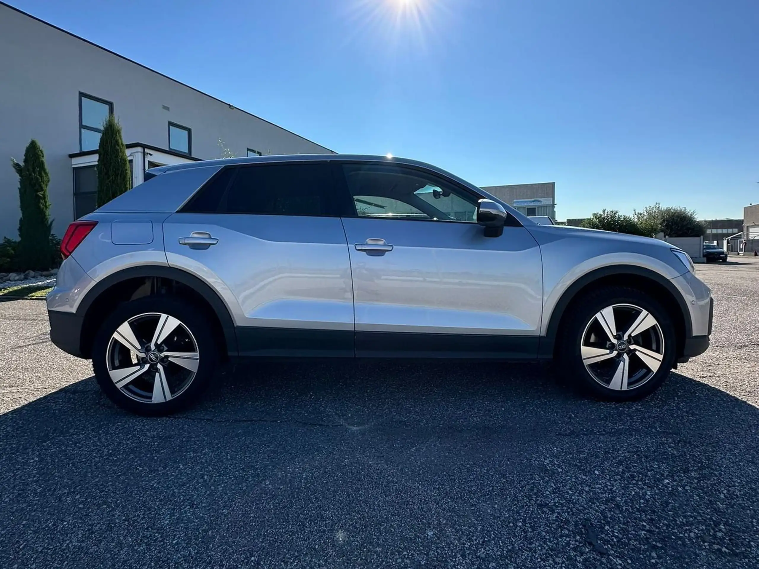 Audi - Q2