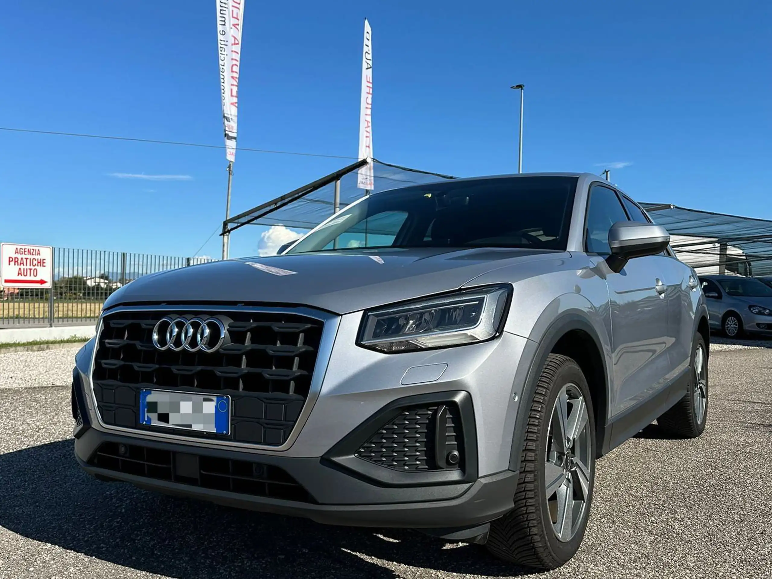 Audi - Q2