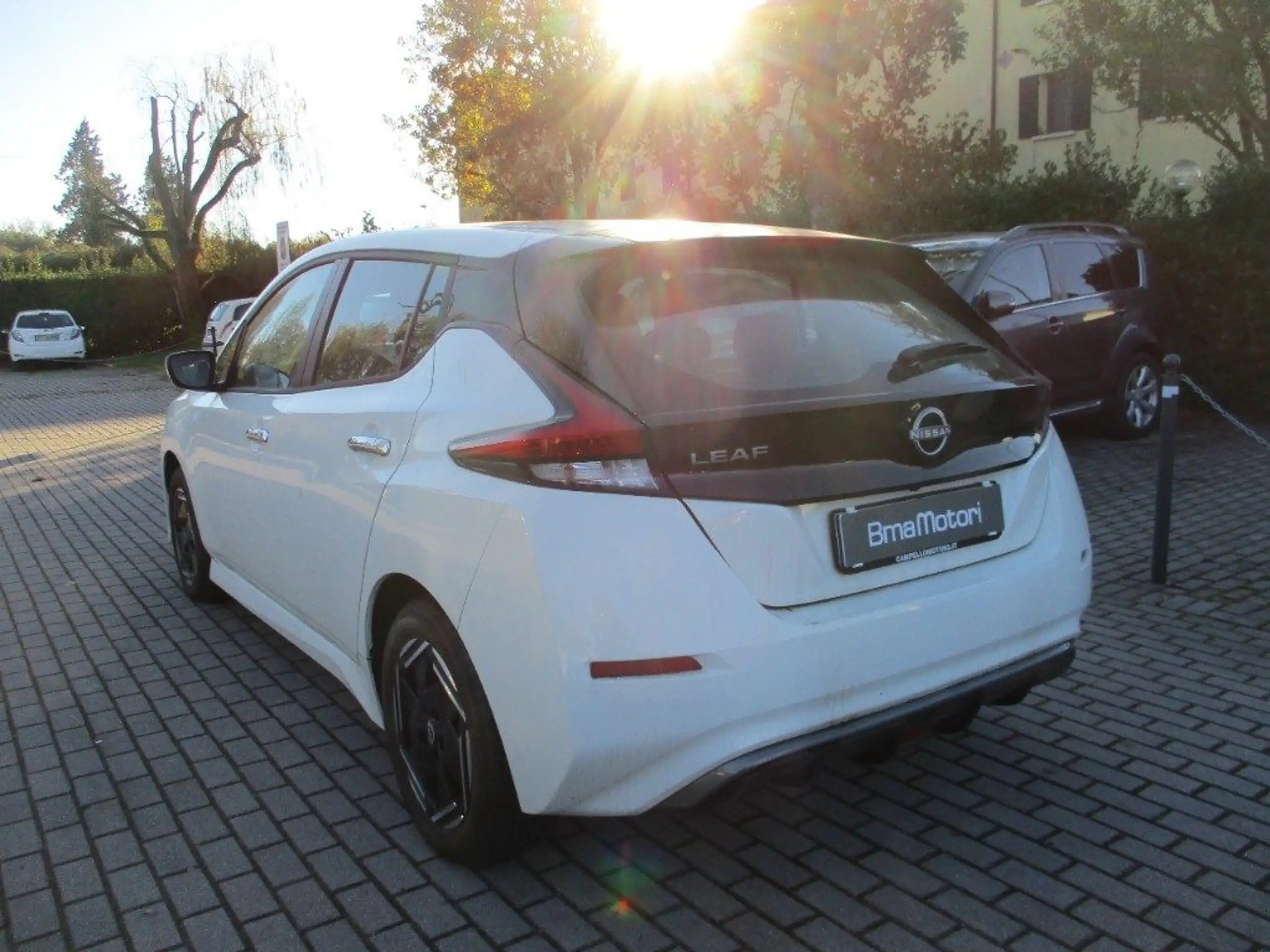 Nissan - Leaf