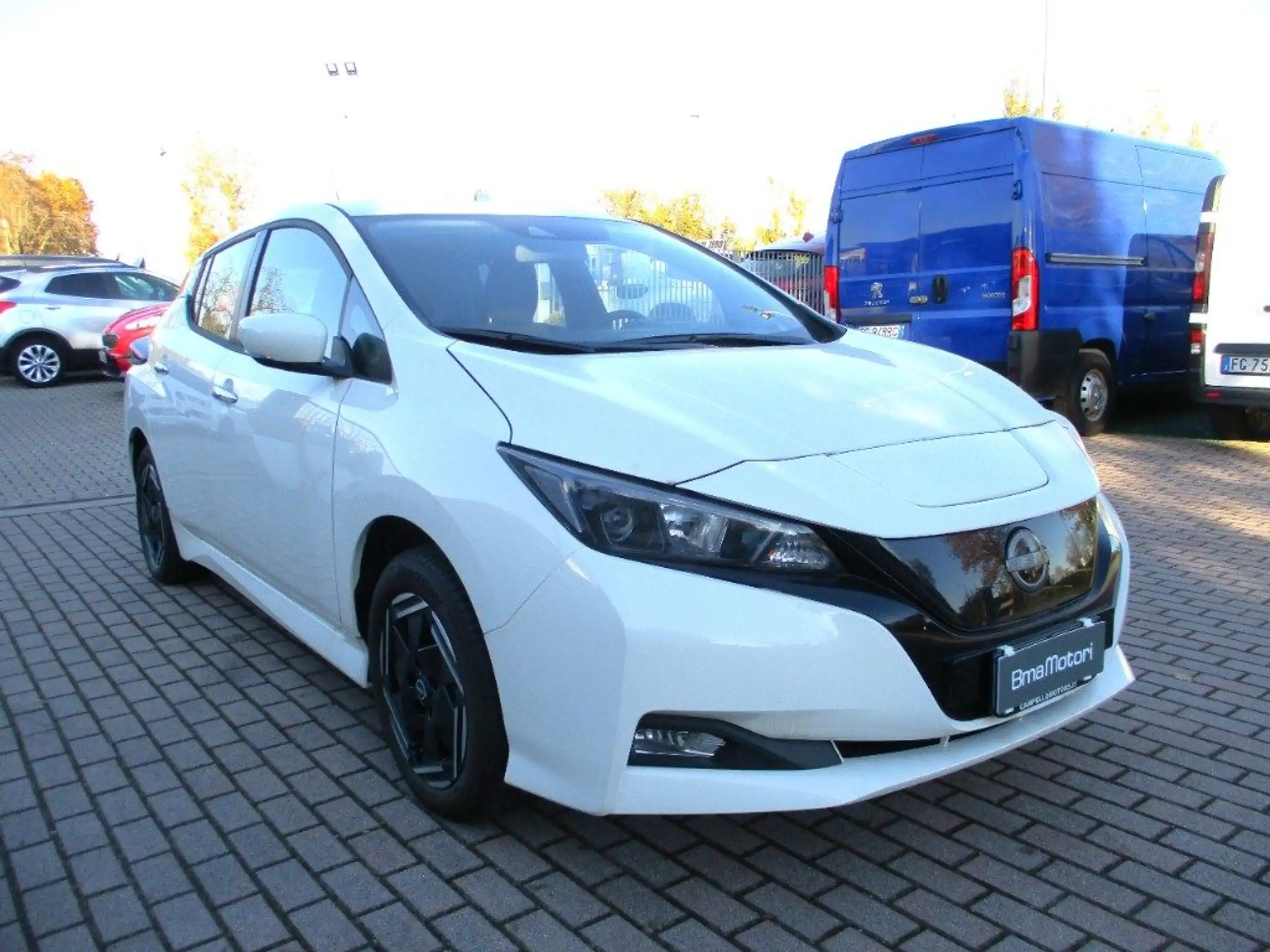 Nissan - Leaf