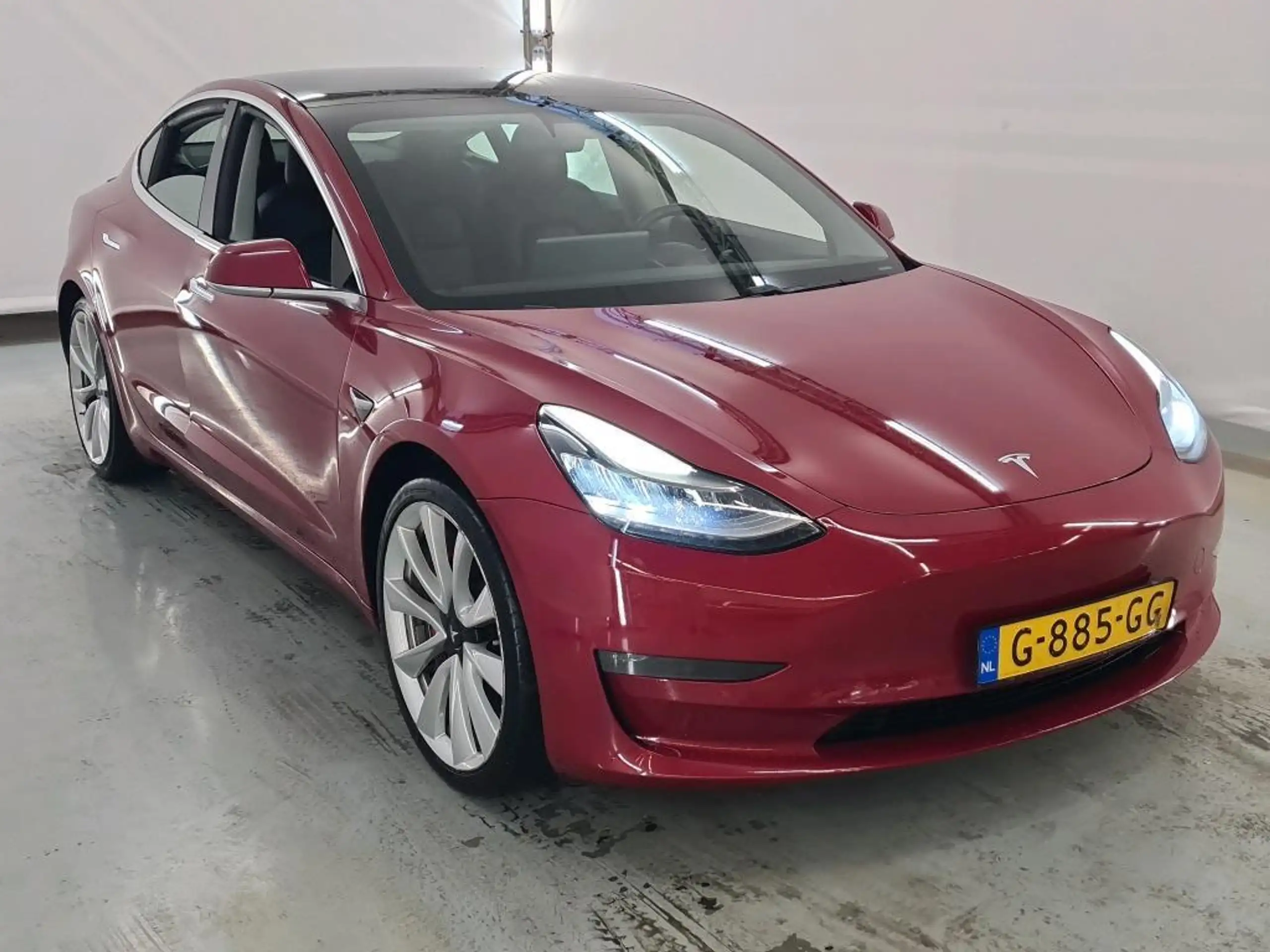 Tesla - Model 3