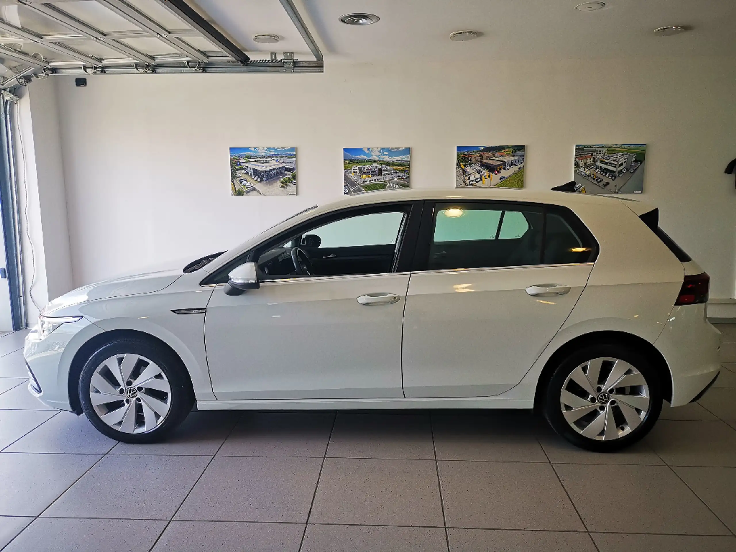 Volkswagen - Golf