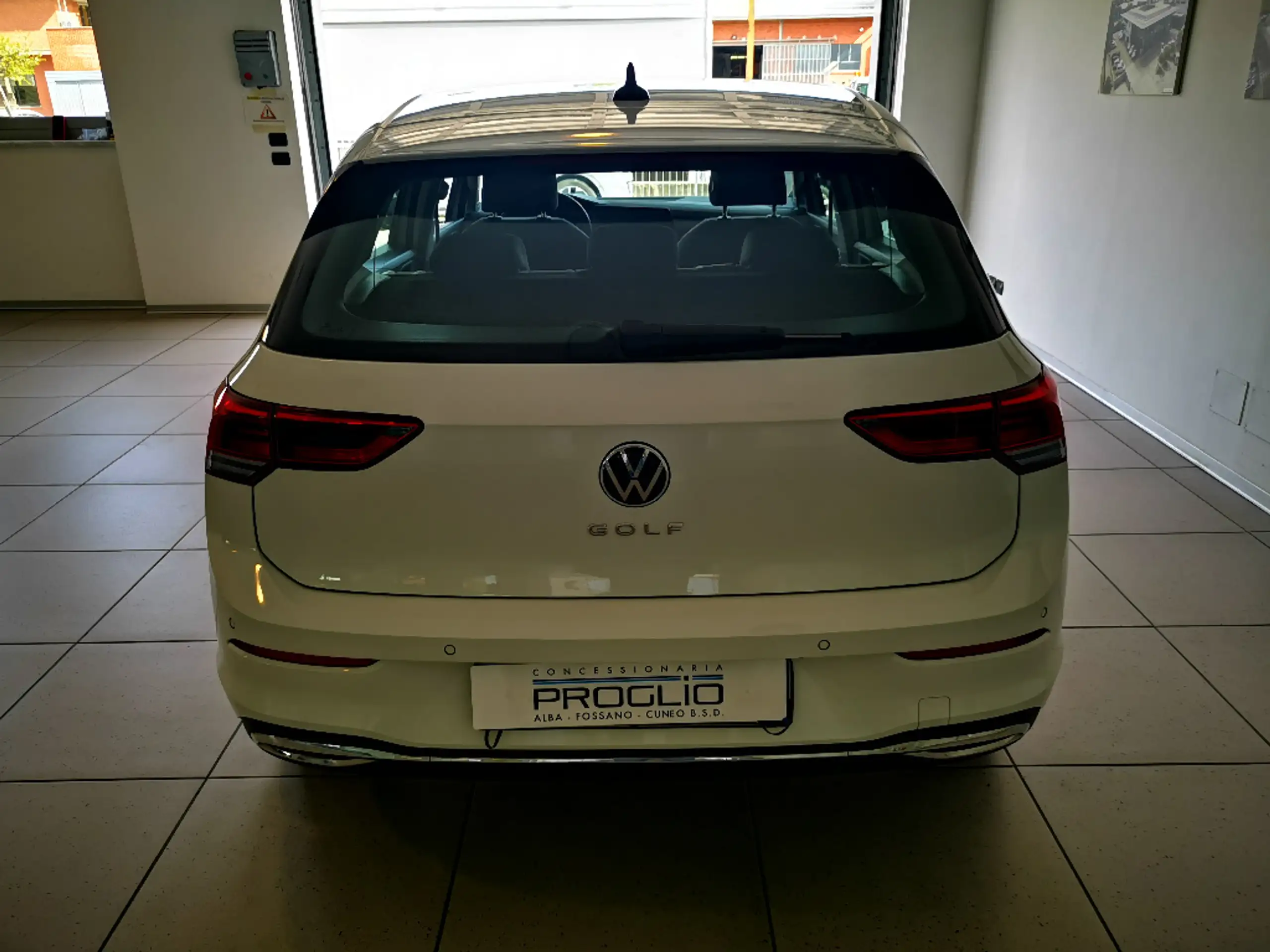 Volkswagen - Golf