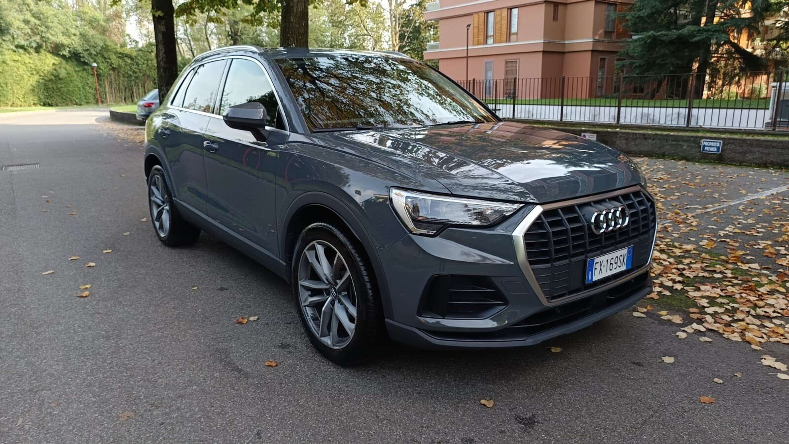 Audi - Q3