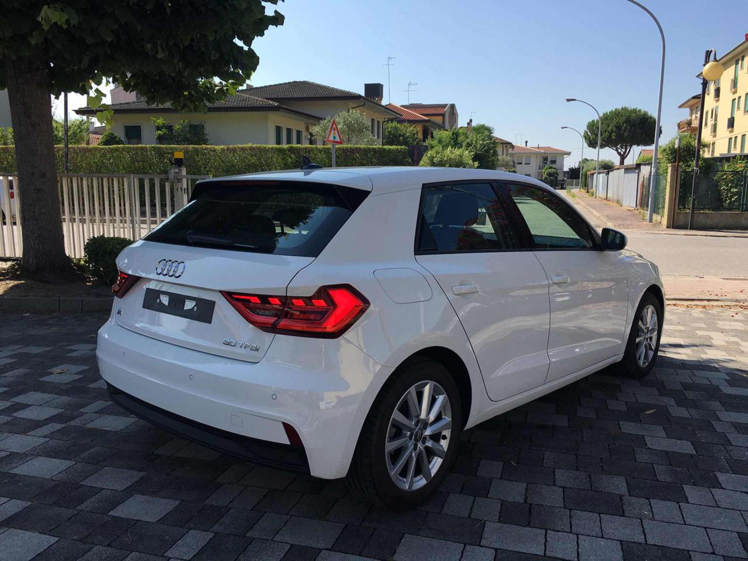 Audi - A1