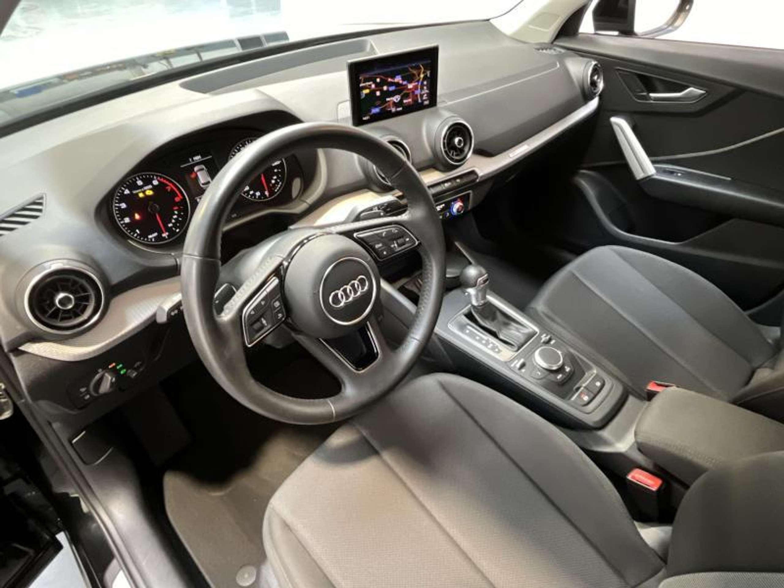 Audi - Q2