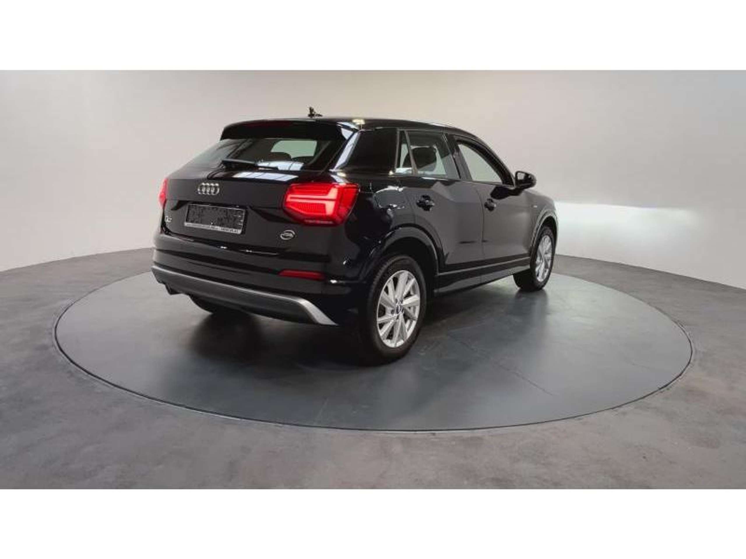 Audi - Q2