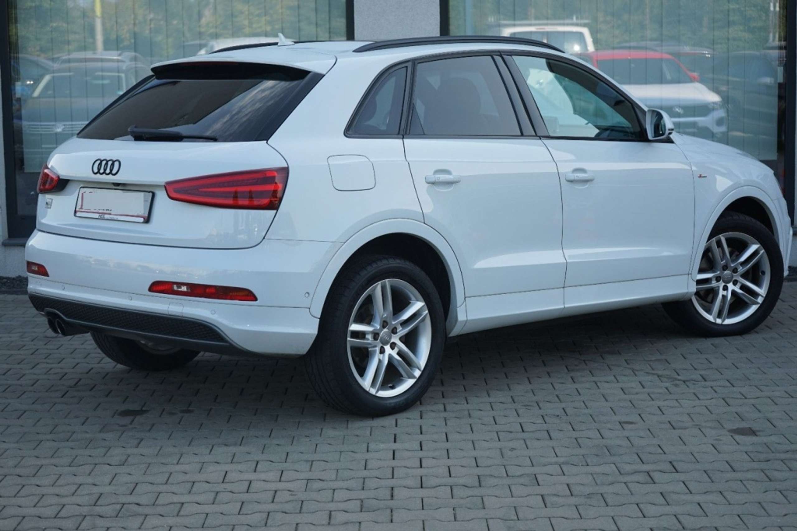 Audi - Q3