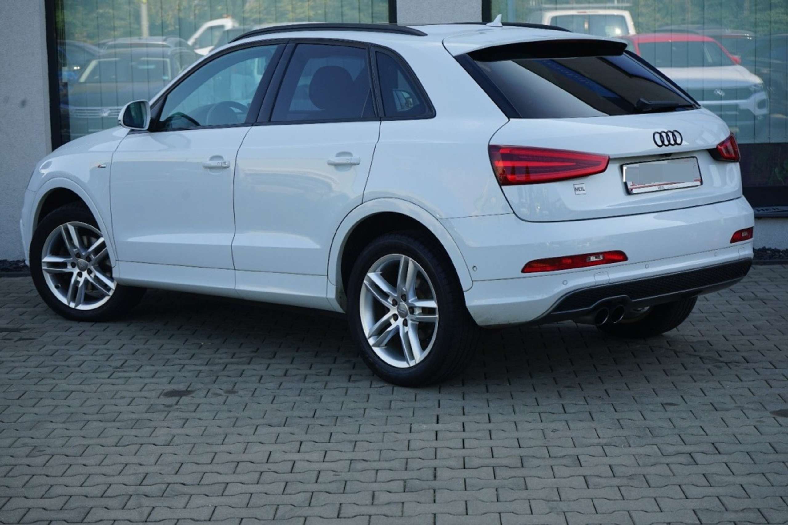 Audi - Q3