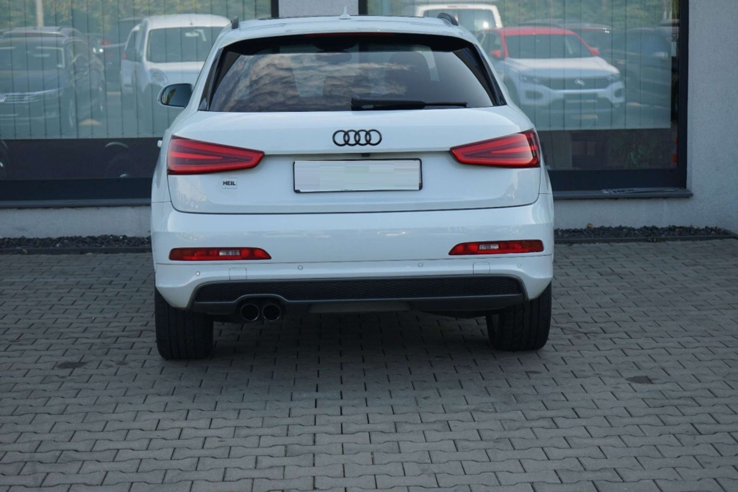 Audi - Q3