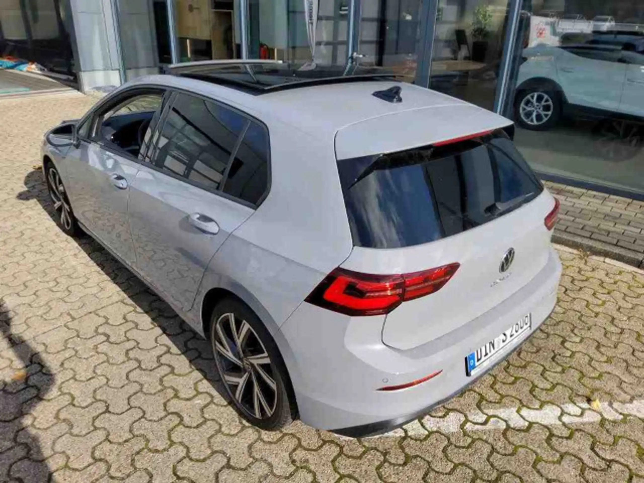 Volkswagen - Golf