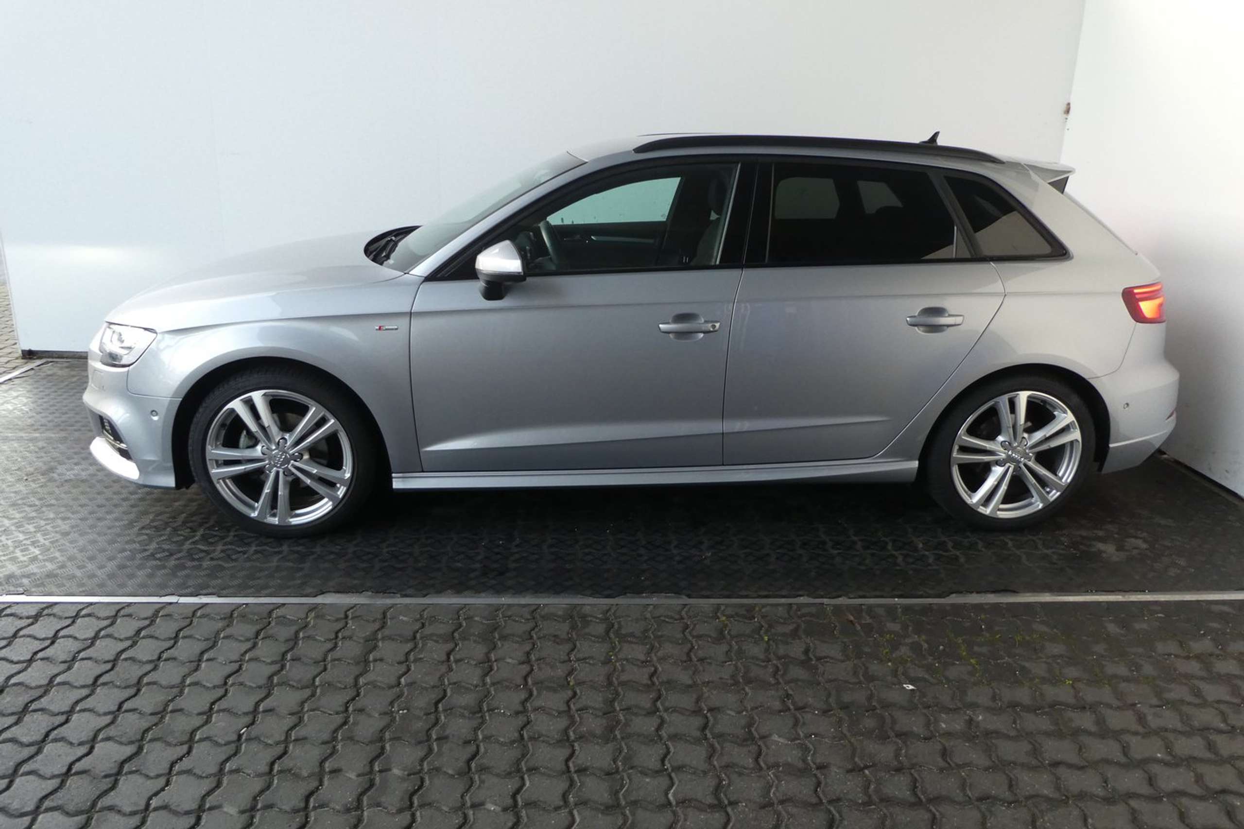 Audi - A3