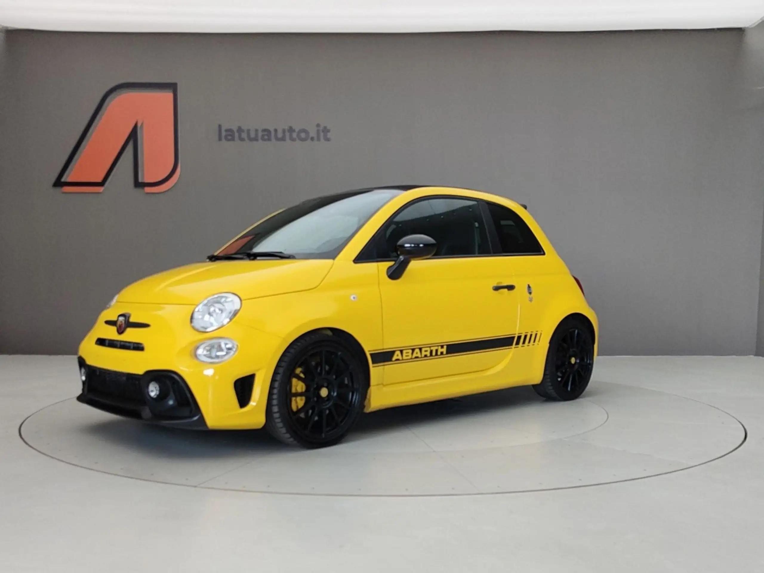 Abarth 595C 2019