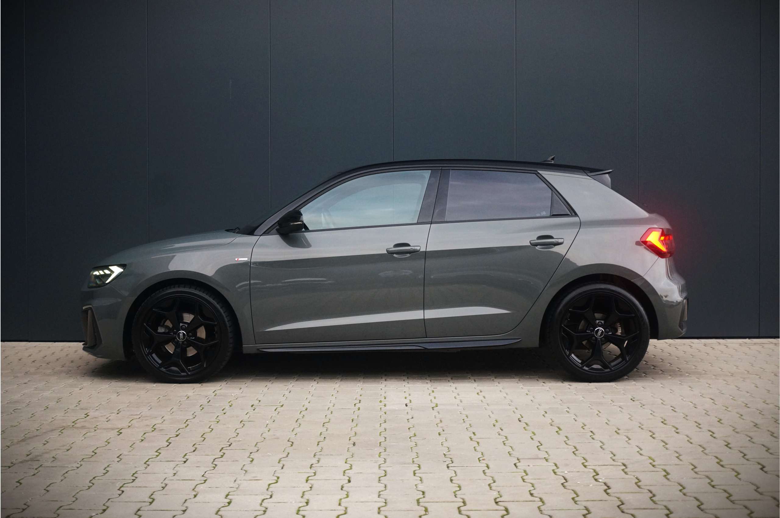 Audi - A1