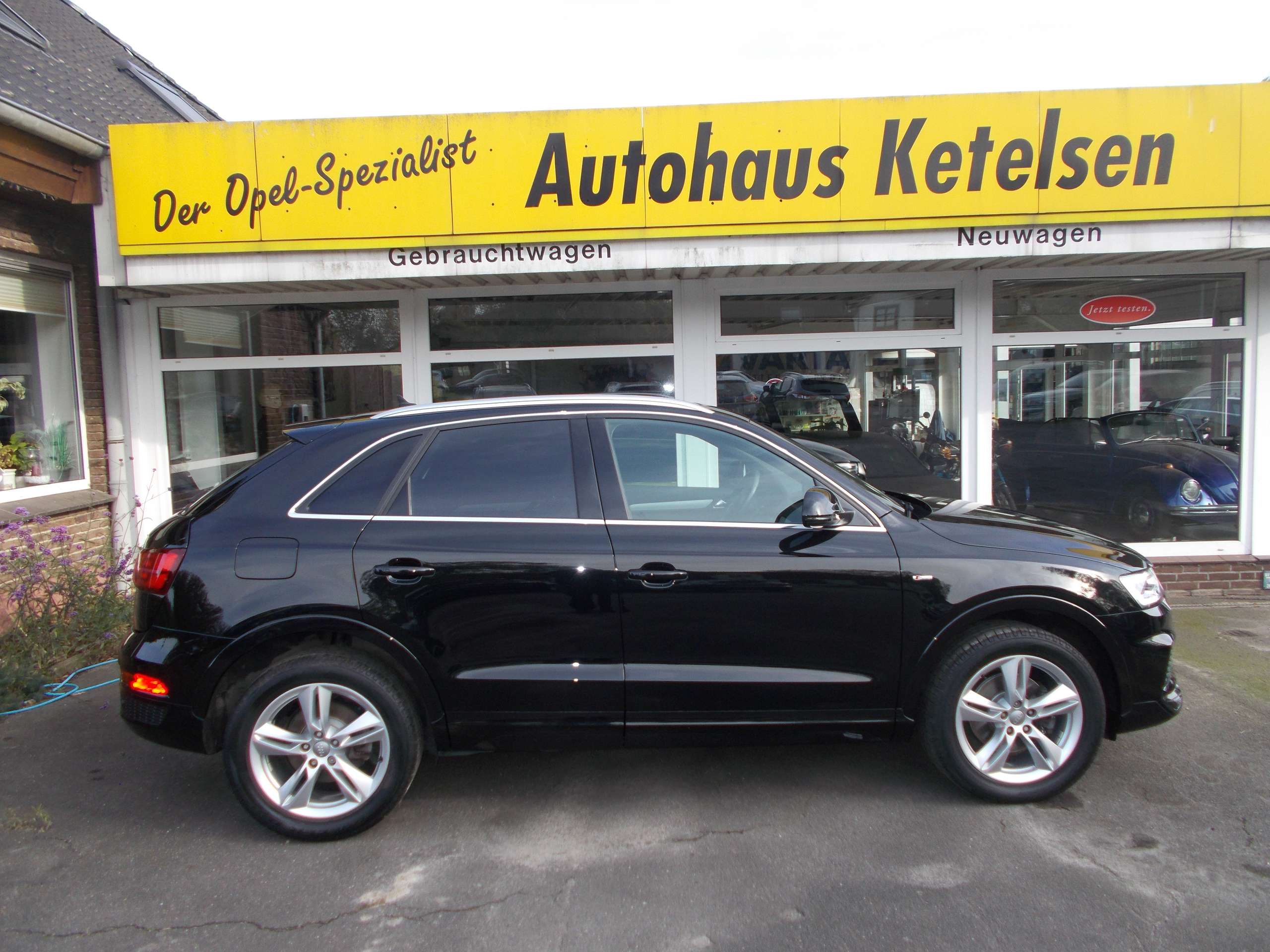 Audi - Q3