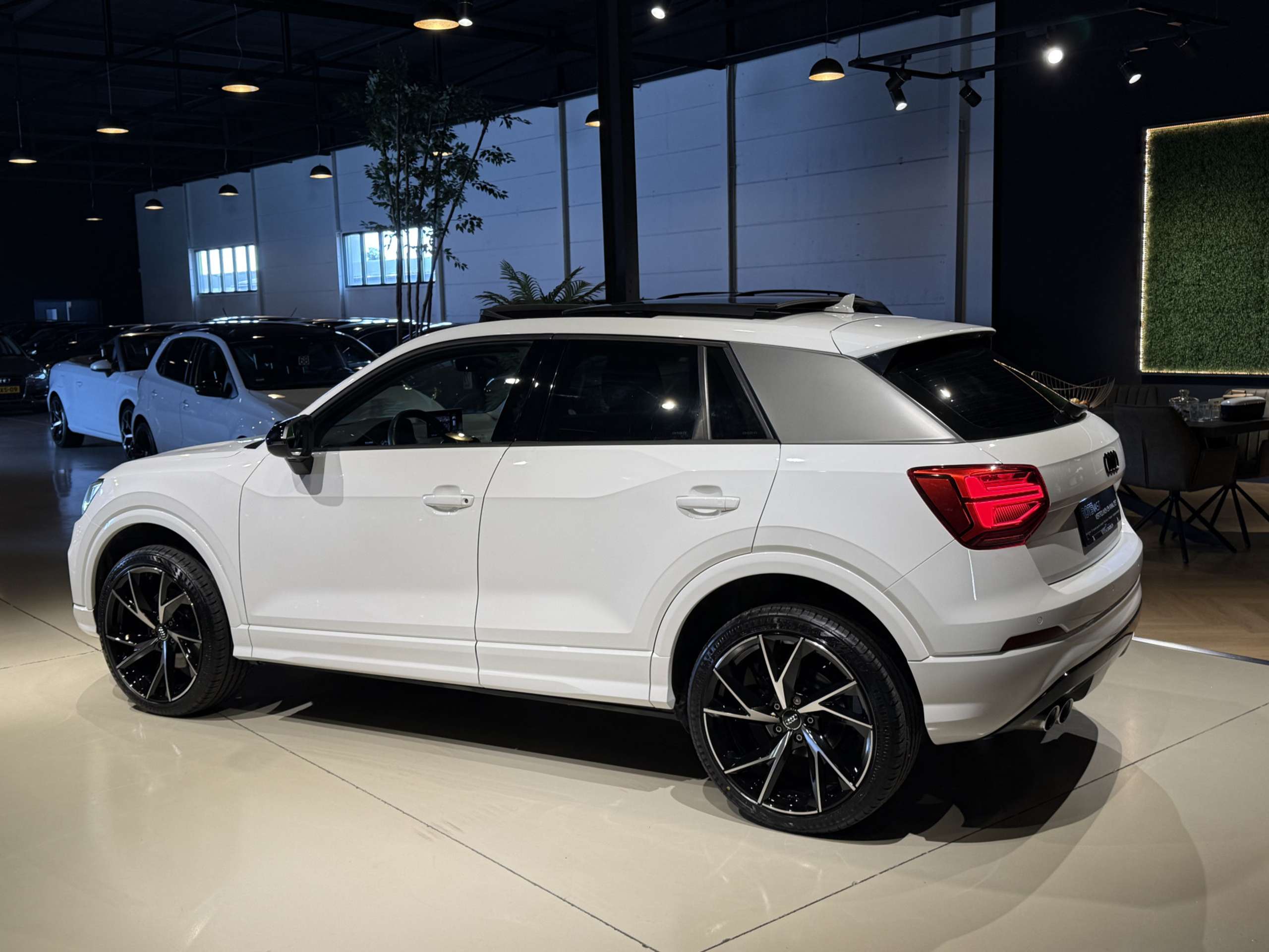 Audi - Q2