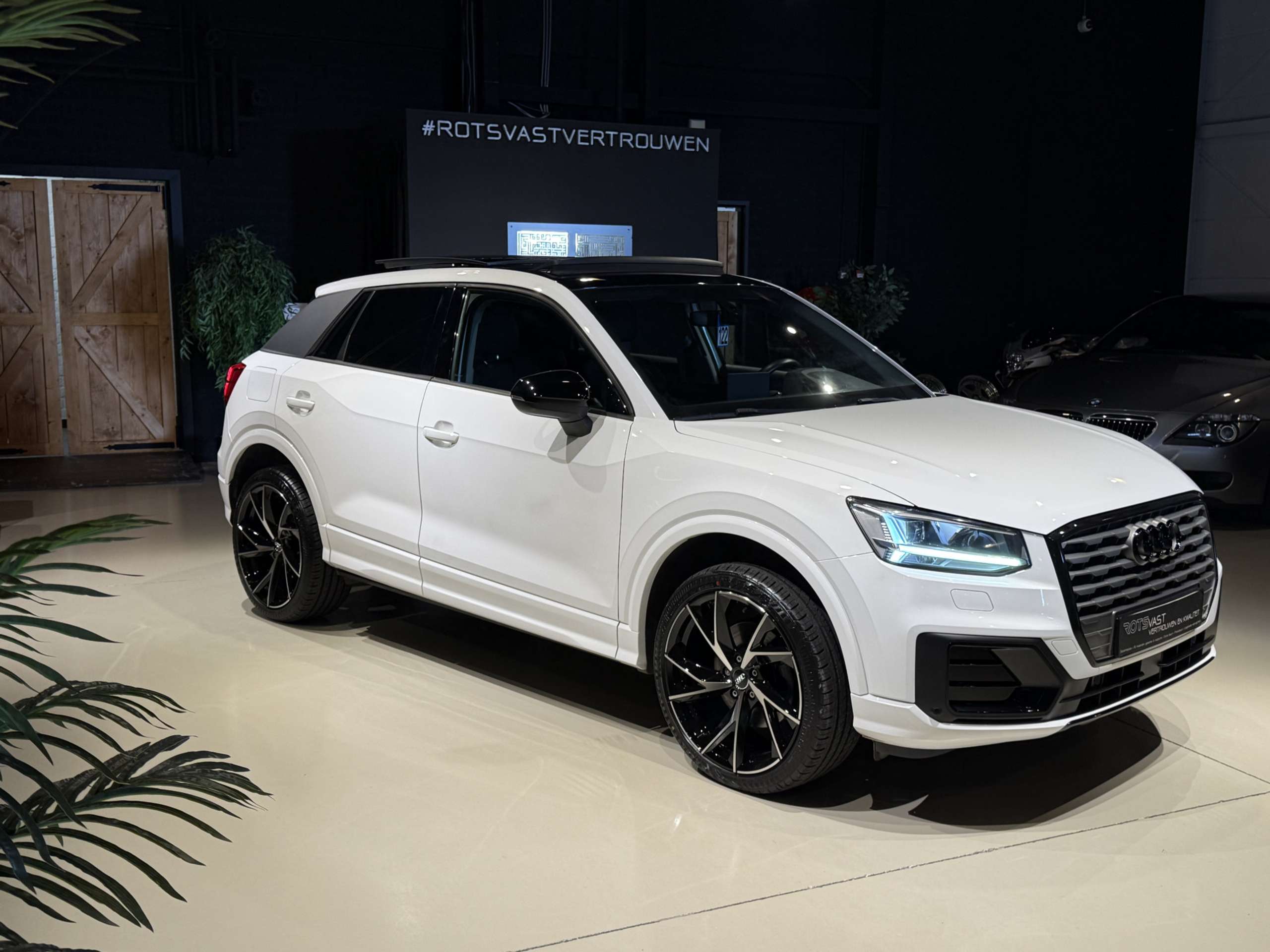 Audi - Q2