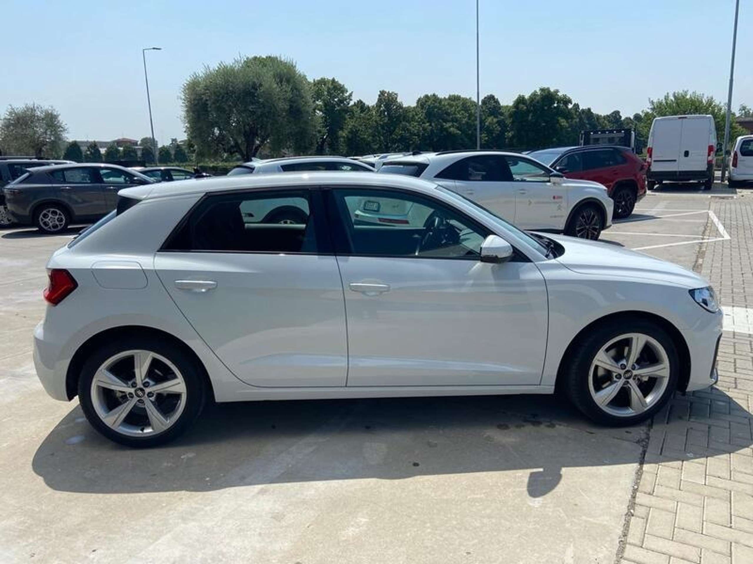 Audi - A1