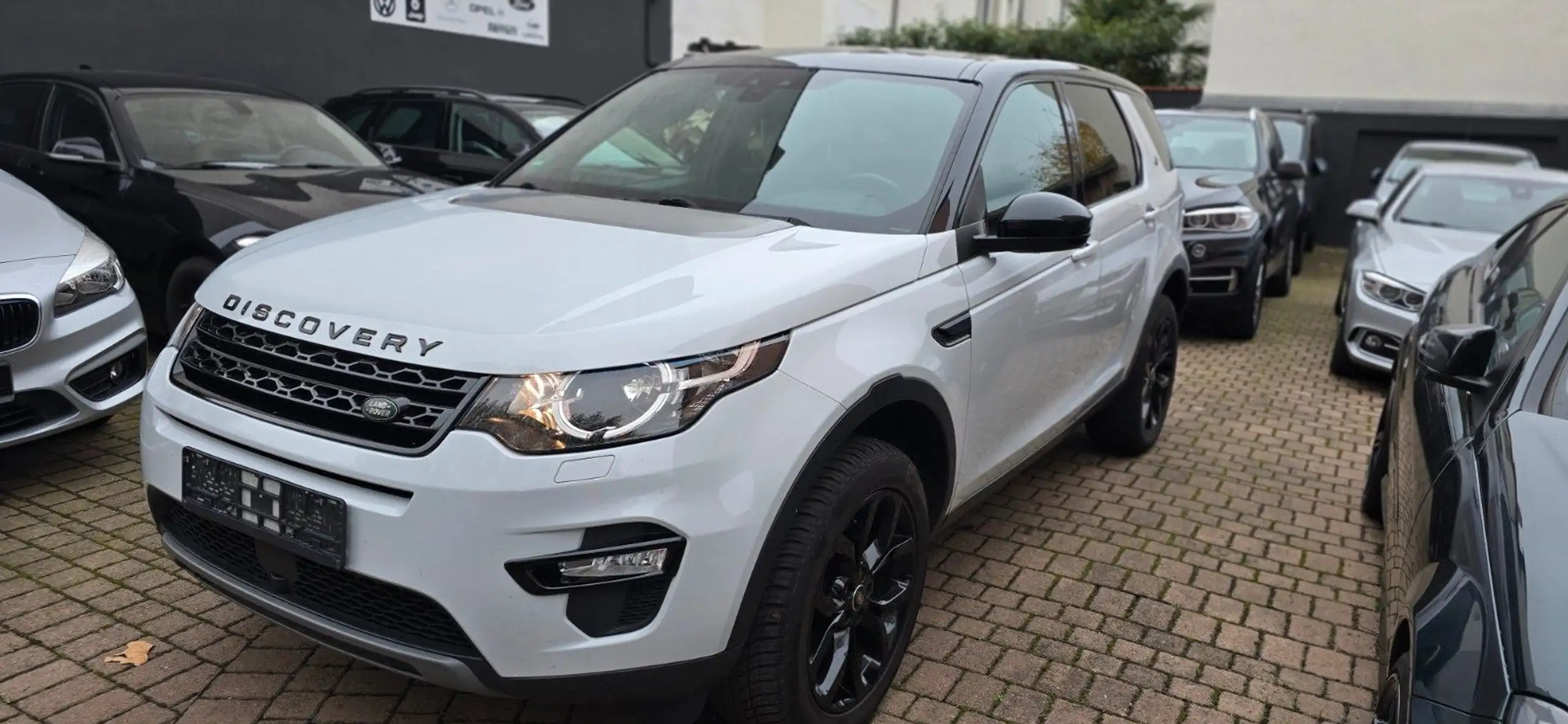 Land Rover - Discovery Sport