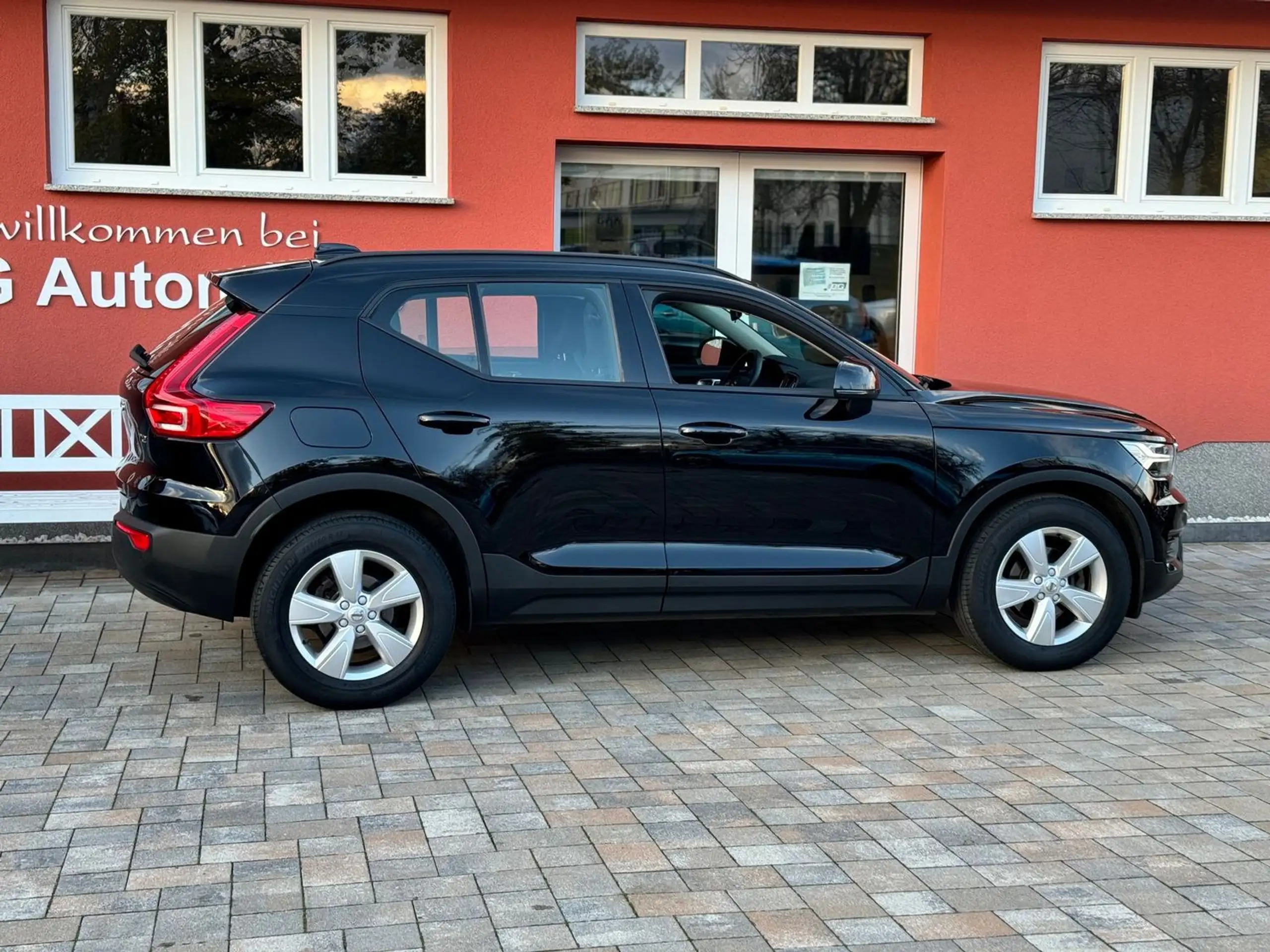 Volvo - XC40