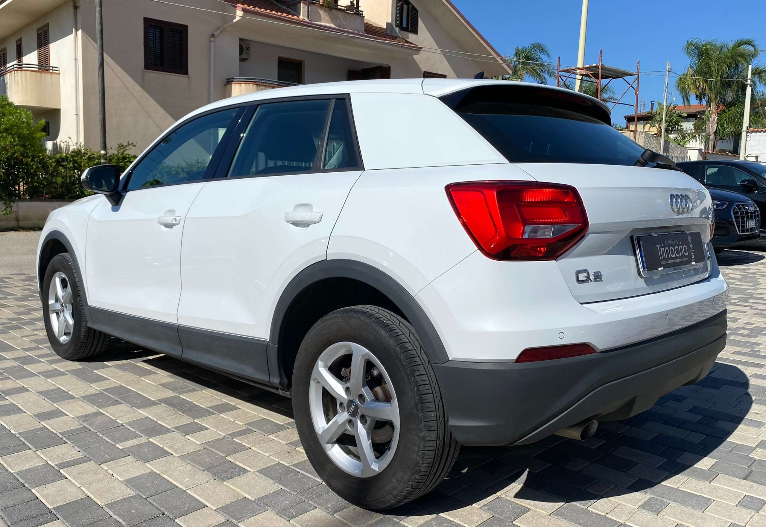 Audi - Q2