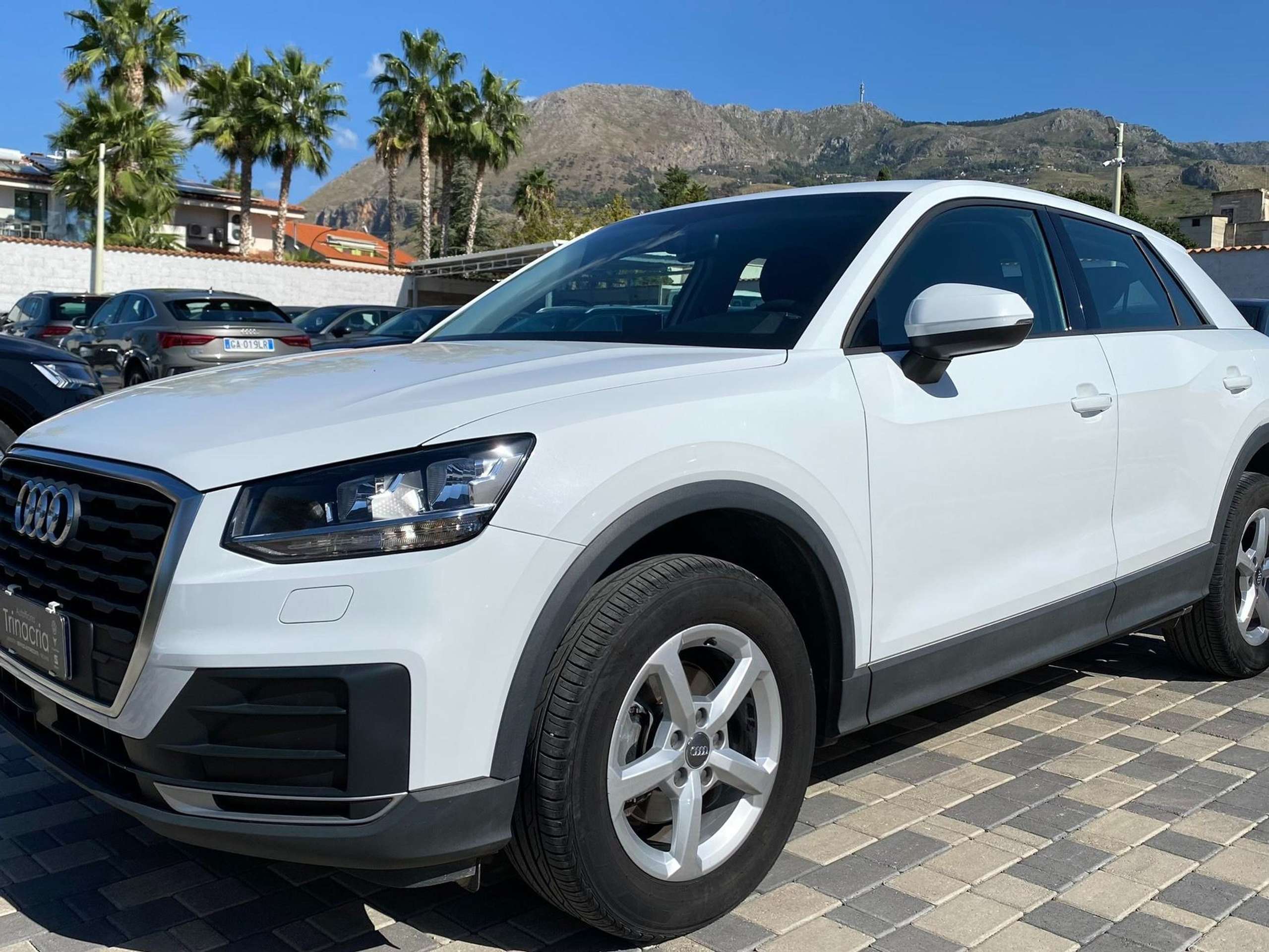 Audi - Q2