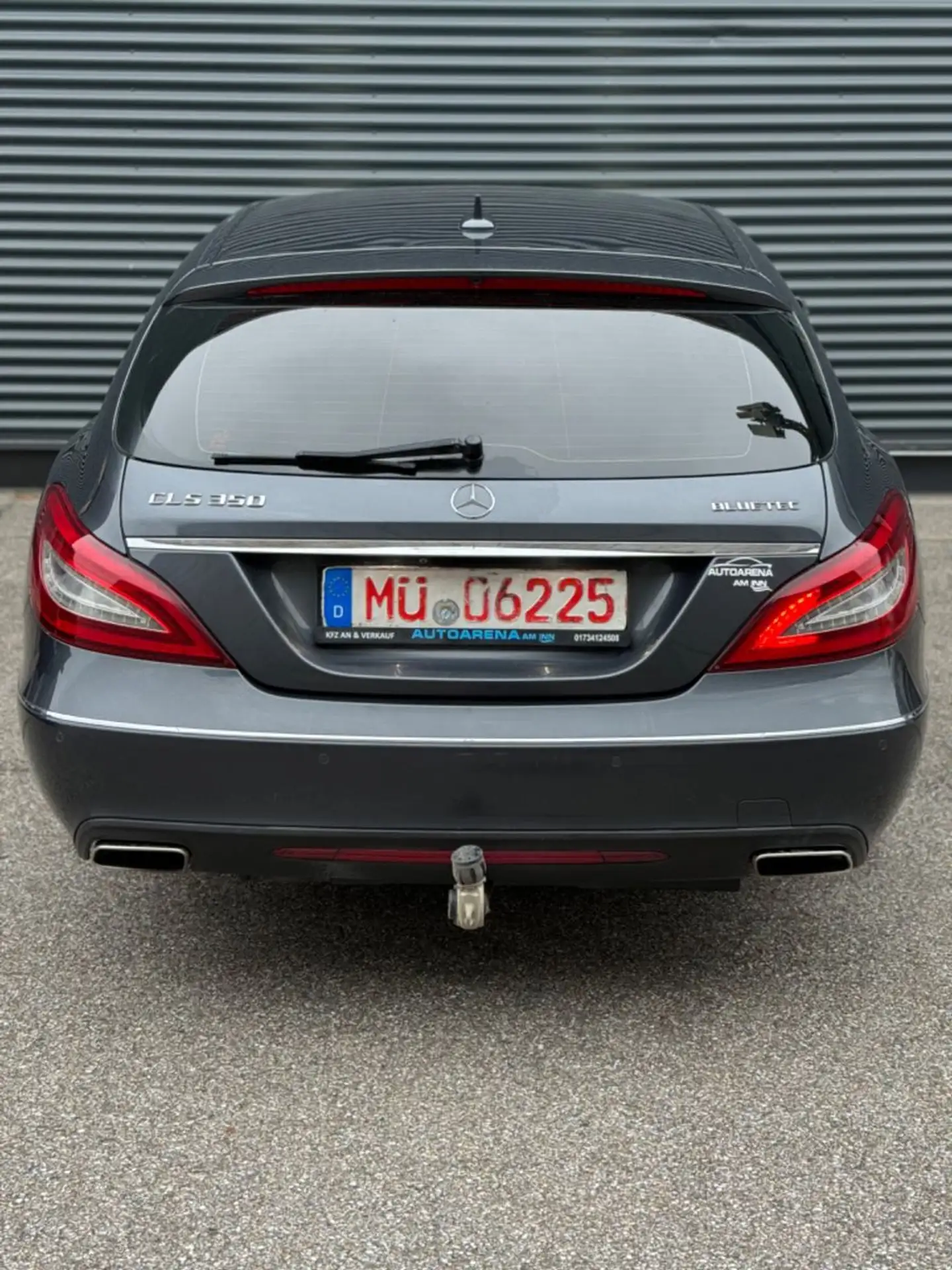 Mercedes-Benz - CLS