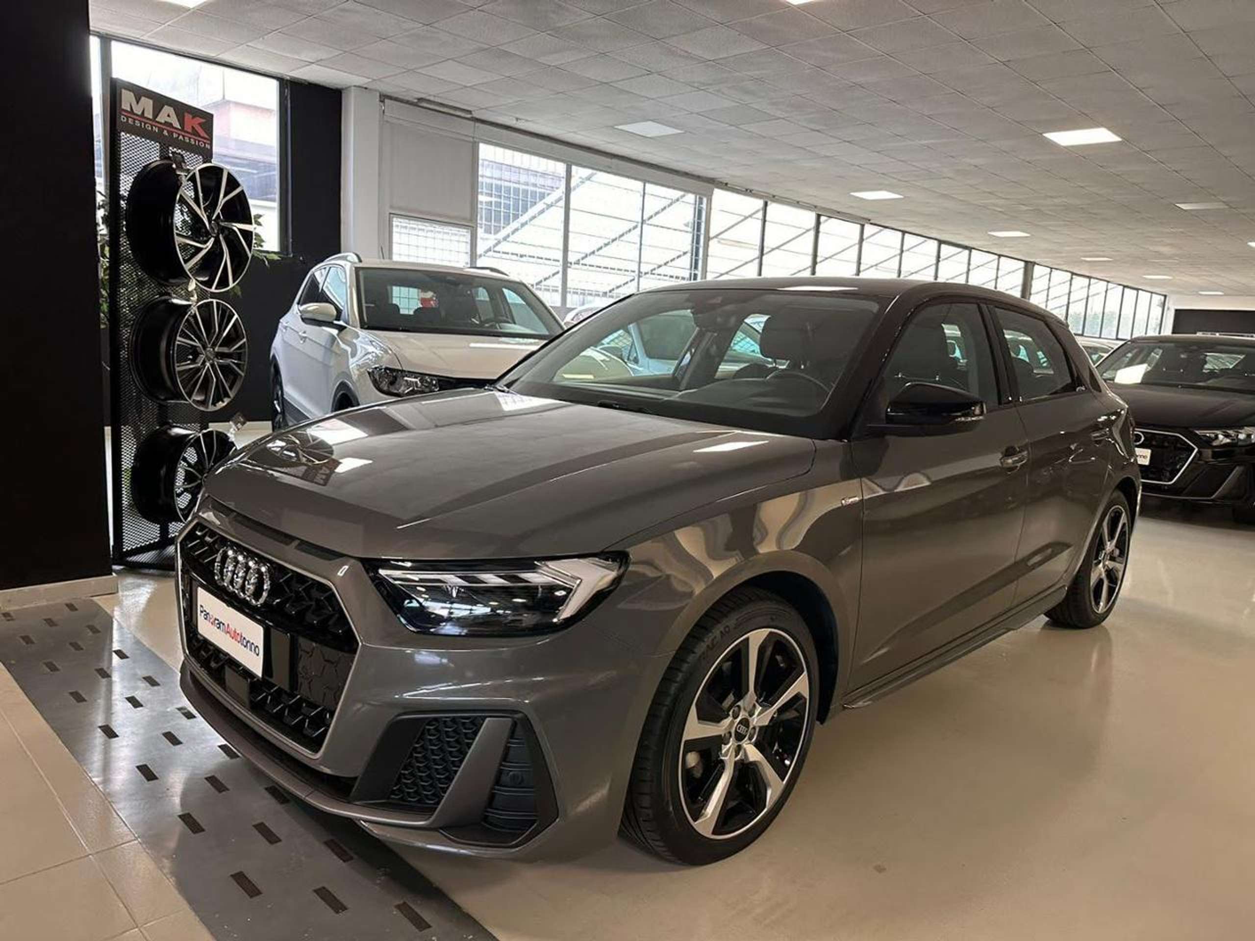 Audi - A1