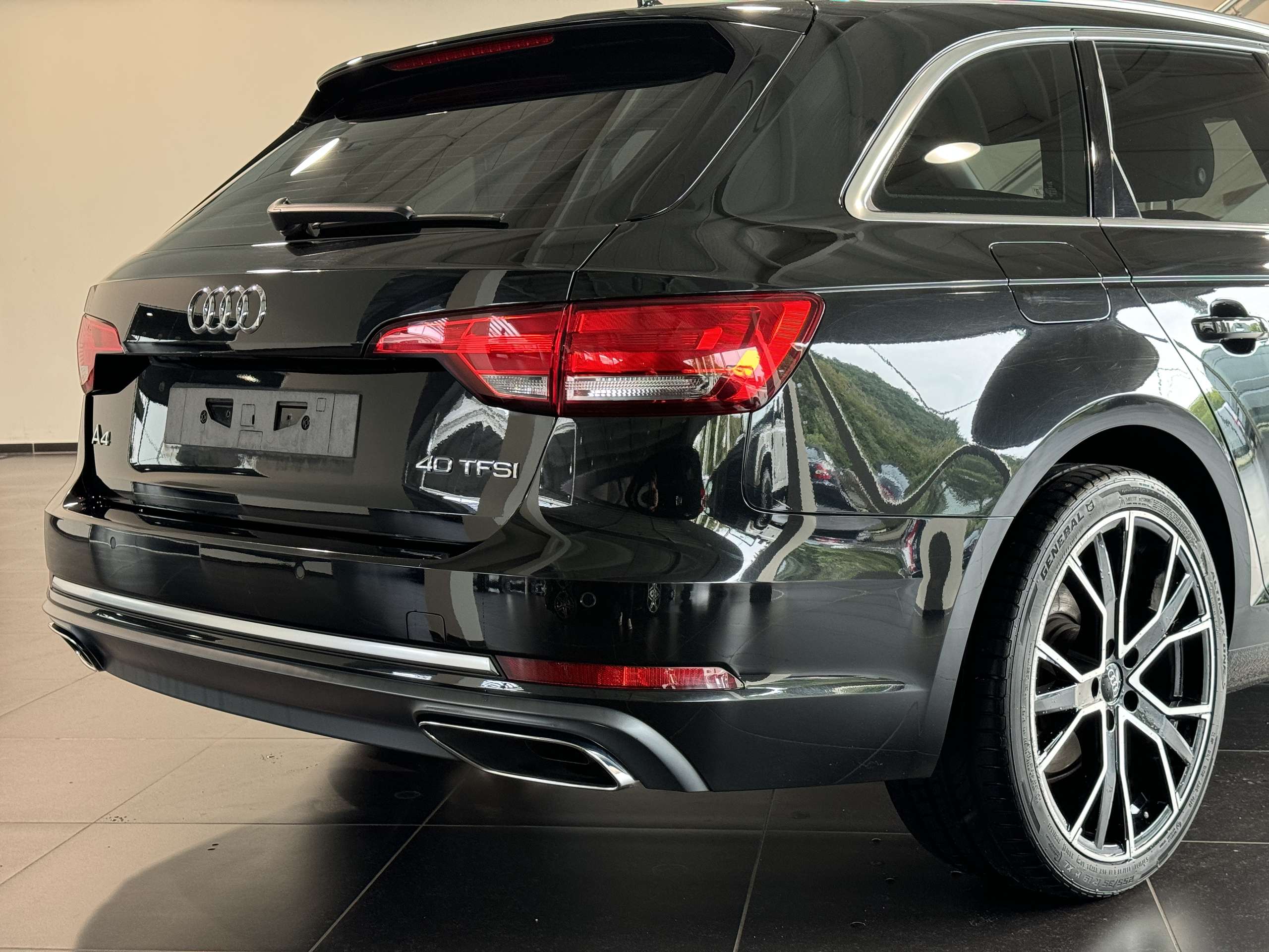 Audi - A4