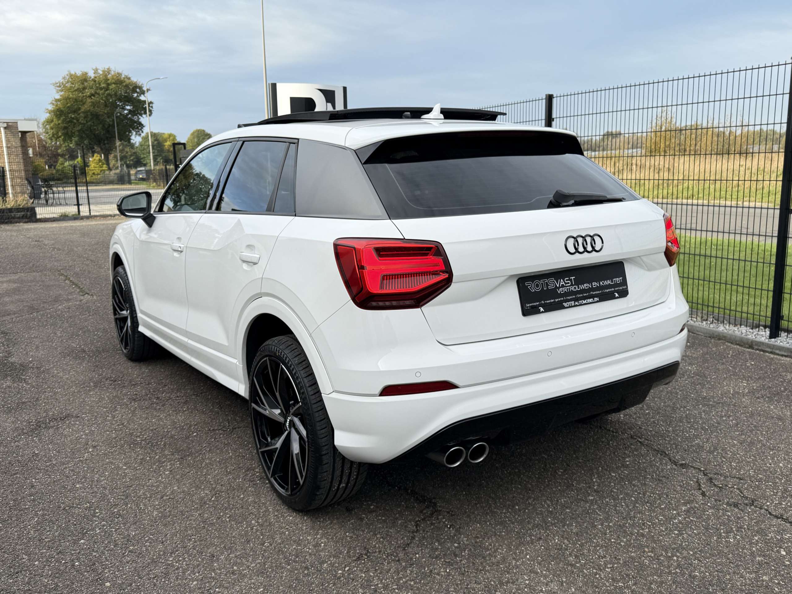 Audi - Q2